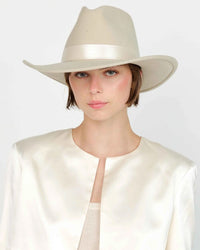 Freya Haven in Beige Wool