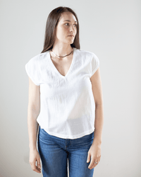 Hartford Tomari V Neck Sleeveless Top in White