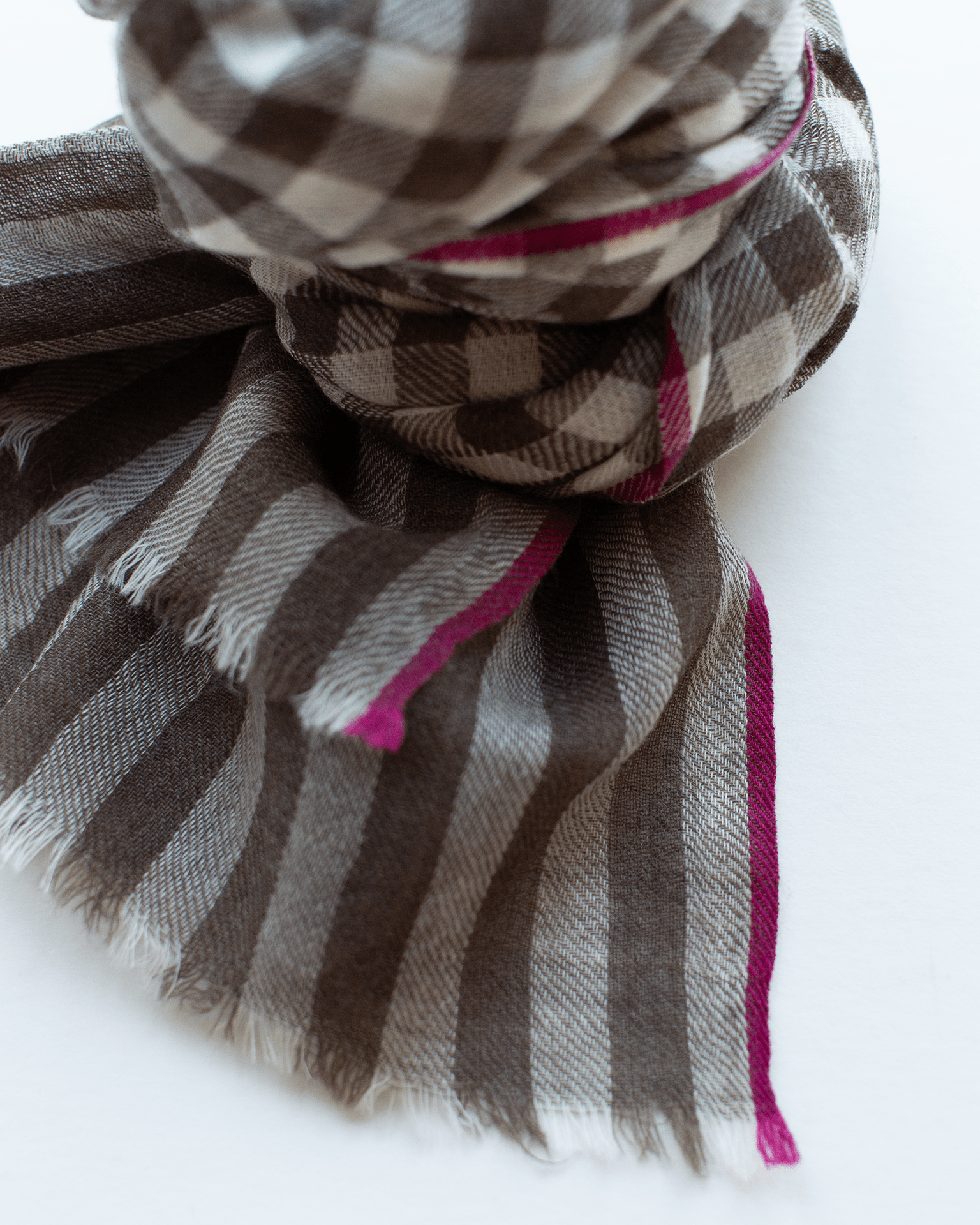 Hartford Vichy Checks Scarf in Dark Brown
