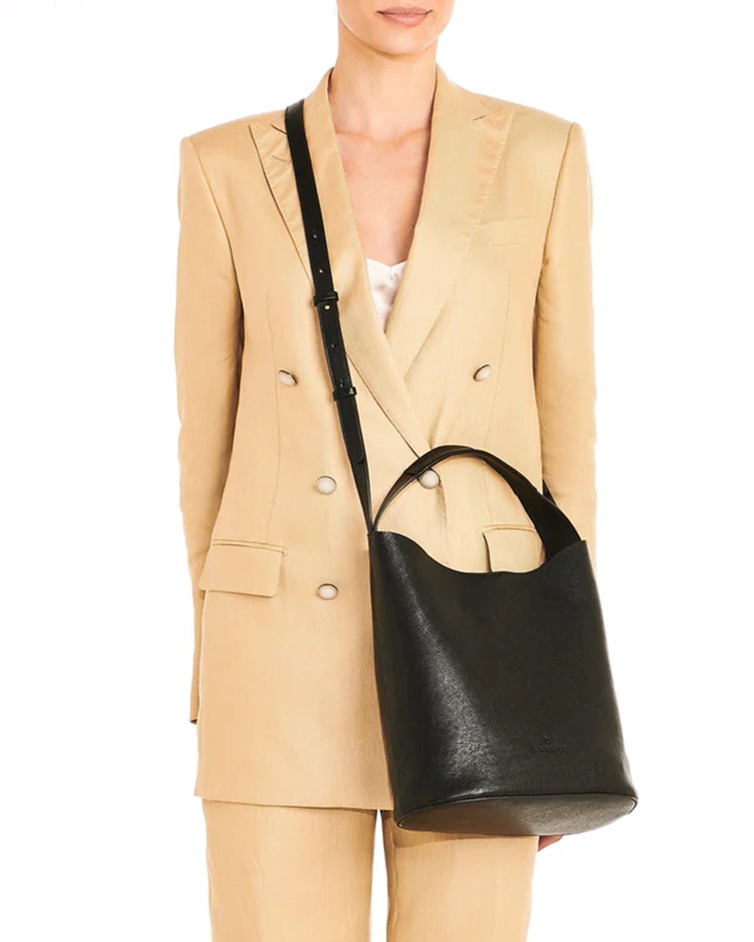 IL BISONTE Le Laudi Bucket in Nero w/ Brass Hardware