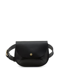 The IL BISONTE Parione Belt Bag in Nero features cowhide leather, a curved flap, brass hardware, and an adjustable strap. Made in Italy, it is shown against a white background.