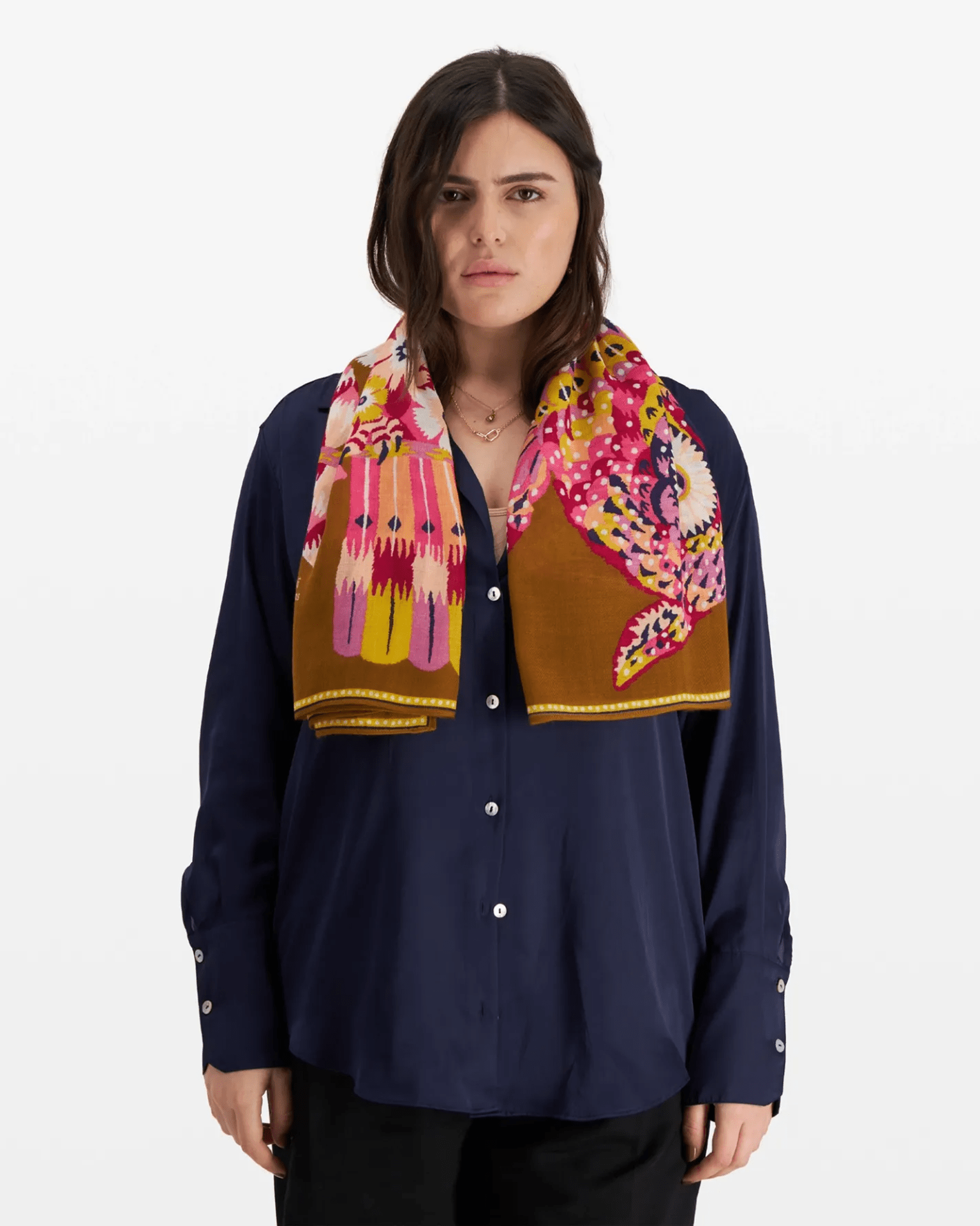 Inoui Editions Accessories Fuchsia Square / Carre 100 Hulule in Fuchsia