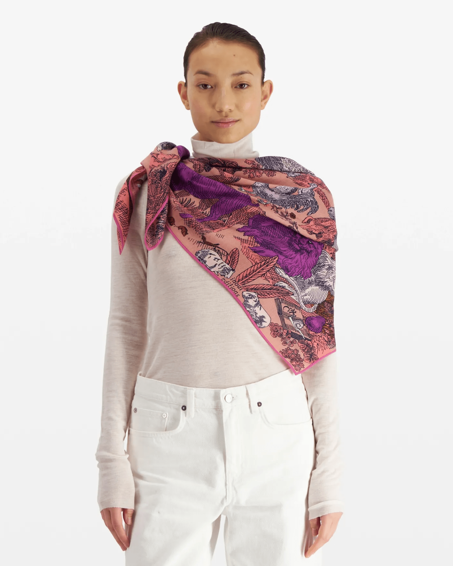 Inoui Editions Accessories Fuchsia Square / Carre 100 Reve in Fuchsia