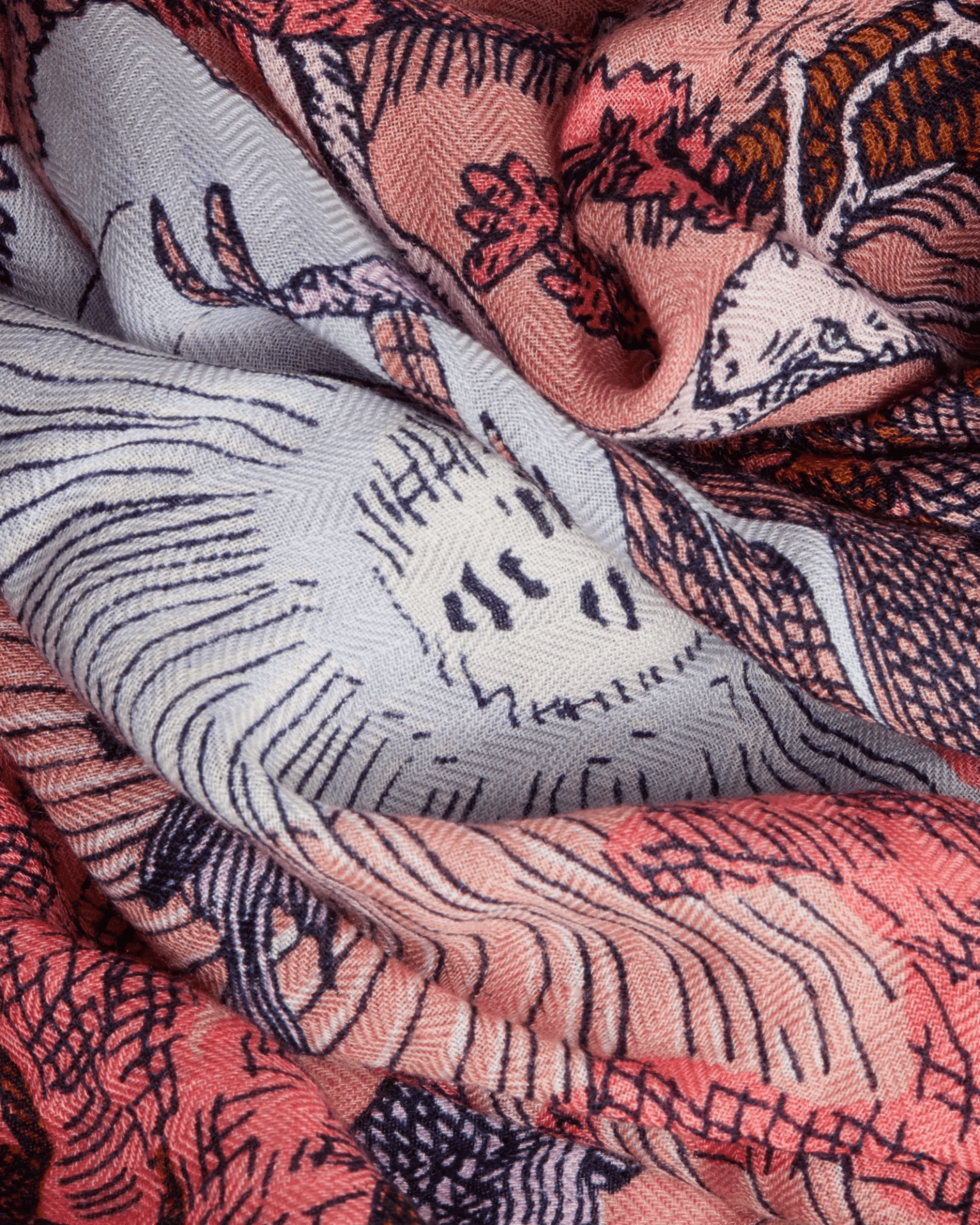 Inoui Editions Accessories Fuchsia Square / Carre 100 Reve in Fuchsia