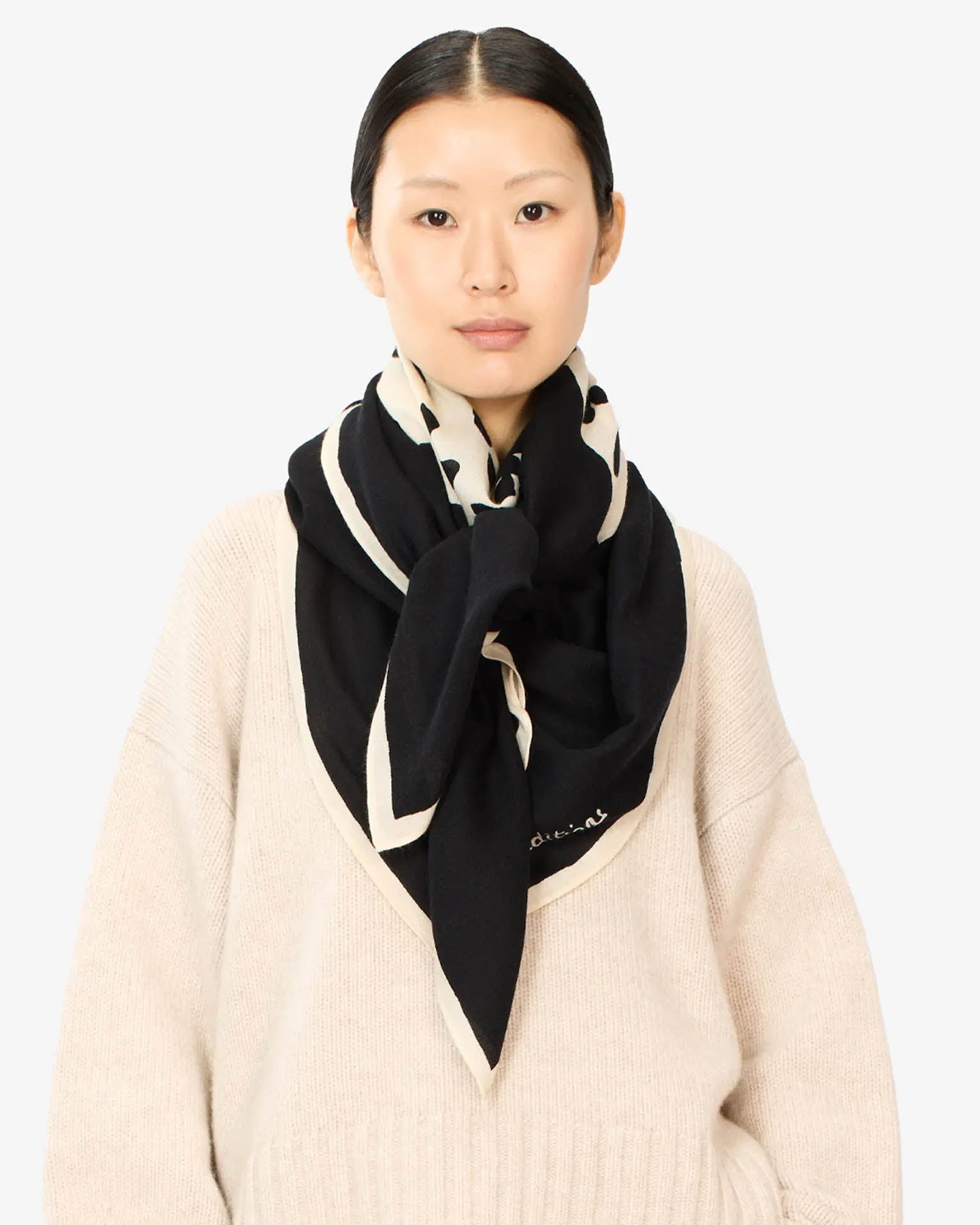 Inoui Editions Square / Carre 130 Feline in Black