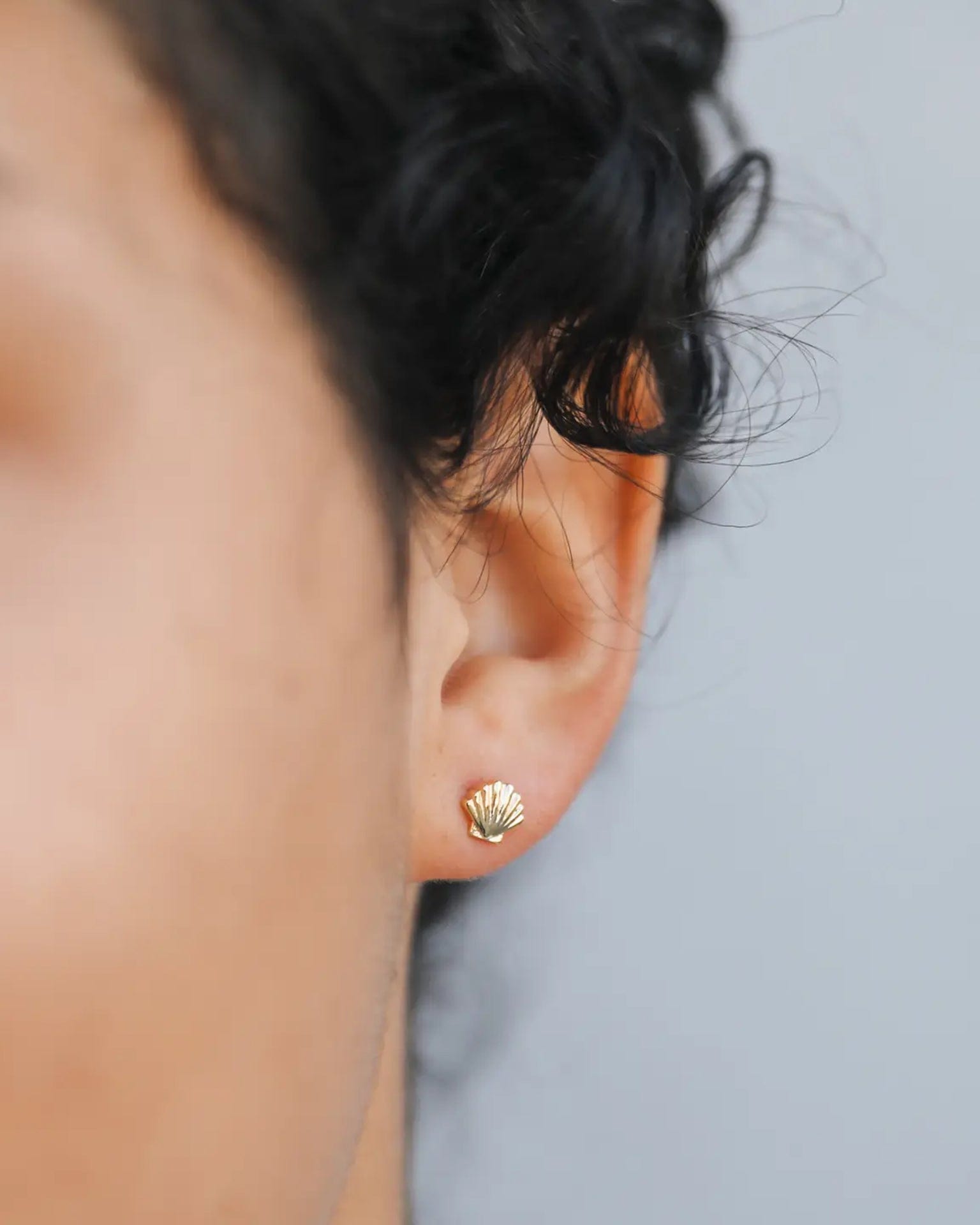 JaxKelly Seashell - Gold Earrings