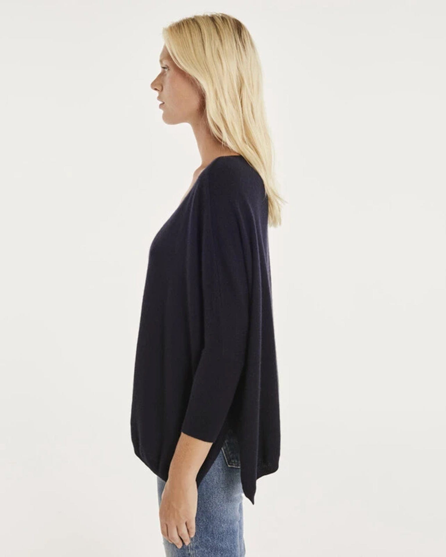 Kujten Minie V Neck in Marine Fonce
