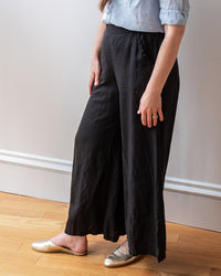 LLEA BLUE Becca Wide Leg Pant in Black Linen 3 - Bliss Boutiques