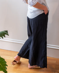 LLEA BLUE Becca Wide Leg Pant in Ink Linen 5 - Bliss Boutiques