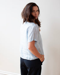 LLEA BLUE Casey S/S Shirt in Aqua Chambray Linen 2 - Bliss Boutiques