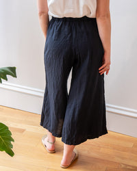 LLEA BLUE Cropped Becca Wide Leg Pant in Ink Linen 3 - Bliss Boutiques
