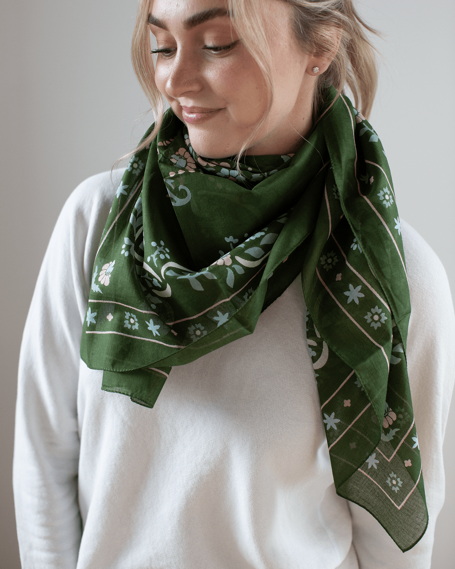 Maison Lecomte Flament Secret Garden Cotton Bandana in Vert Fonce