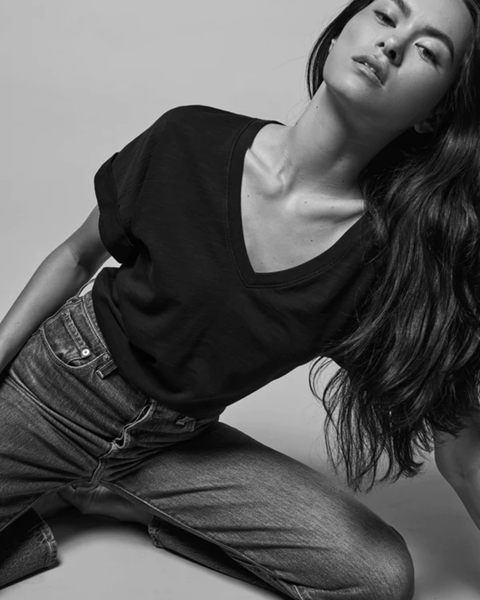 Stevie Cuffed V Neck in Jet Black