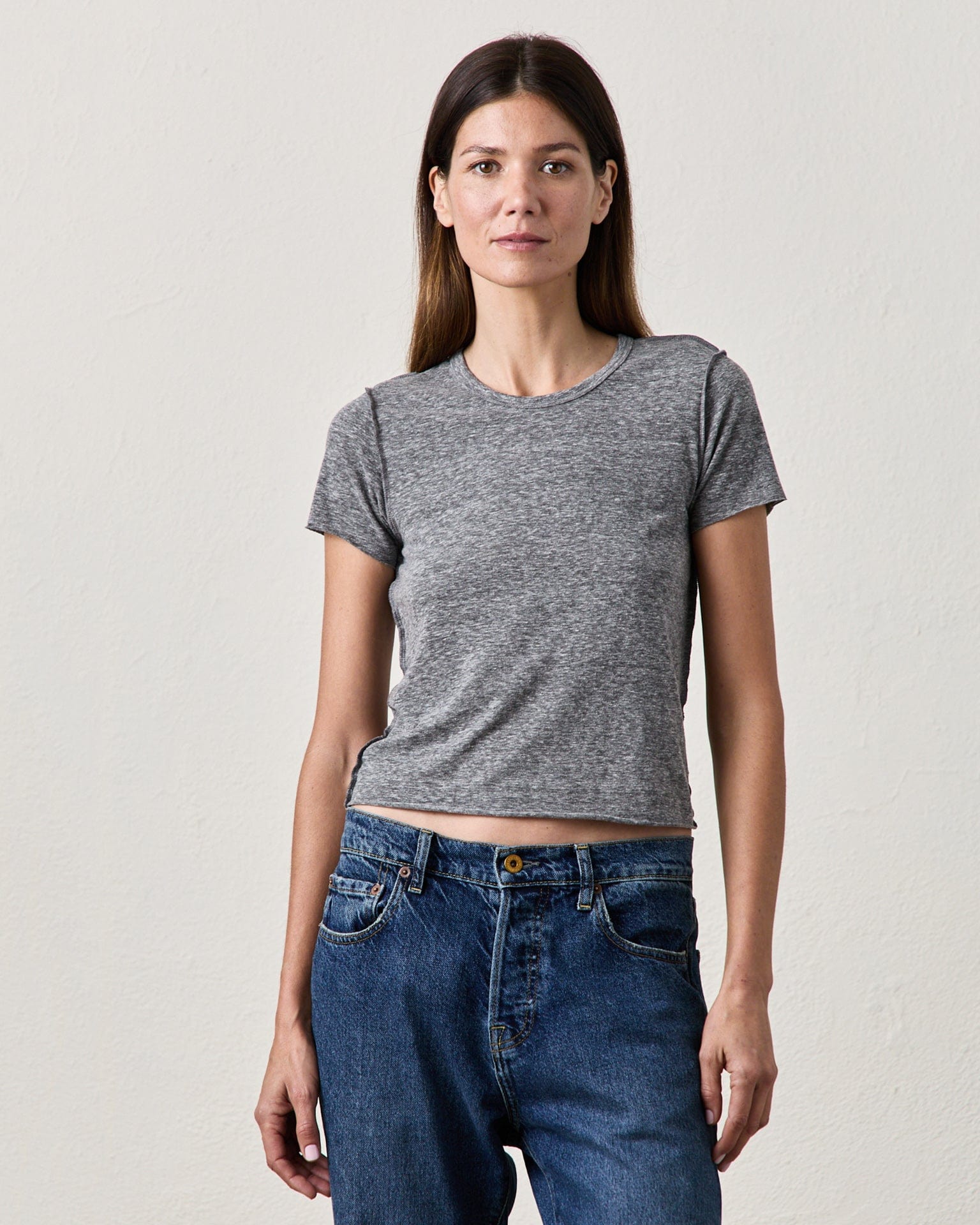 Tara Fitted Shrunken Crew T in Charcoal Heather Grey