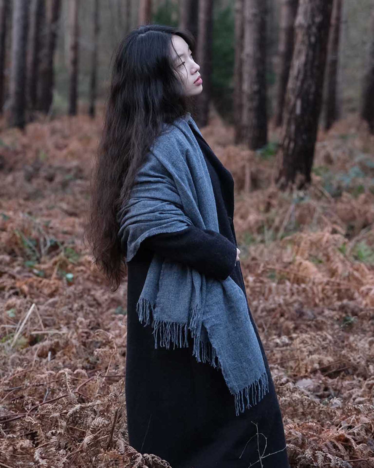 Oats & Rice Cashmere Wrap in Dark Grey