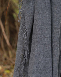 Oats & Rice Cashmere Wrap in Dark Grey