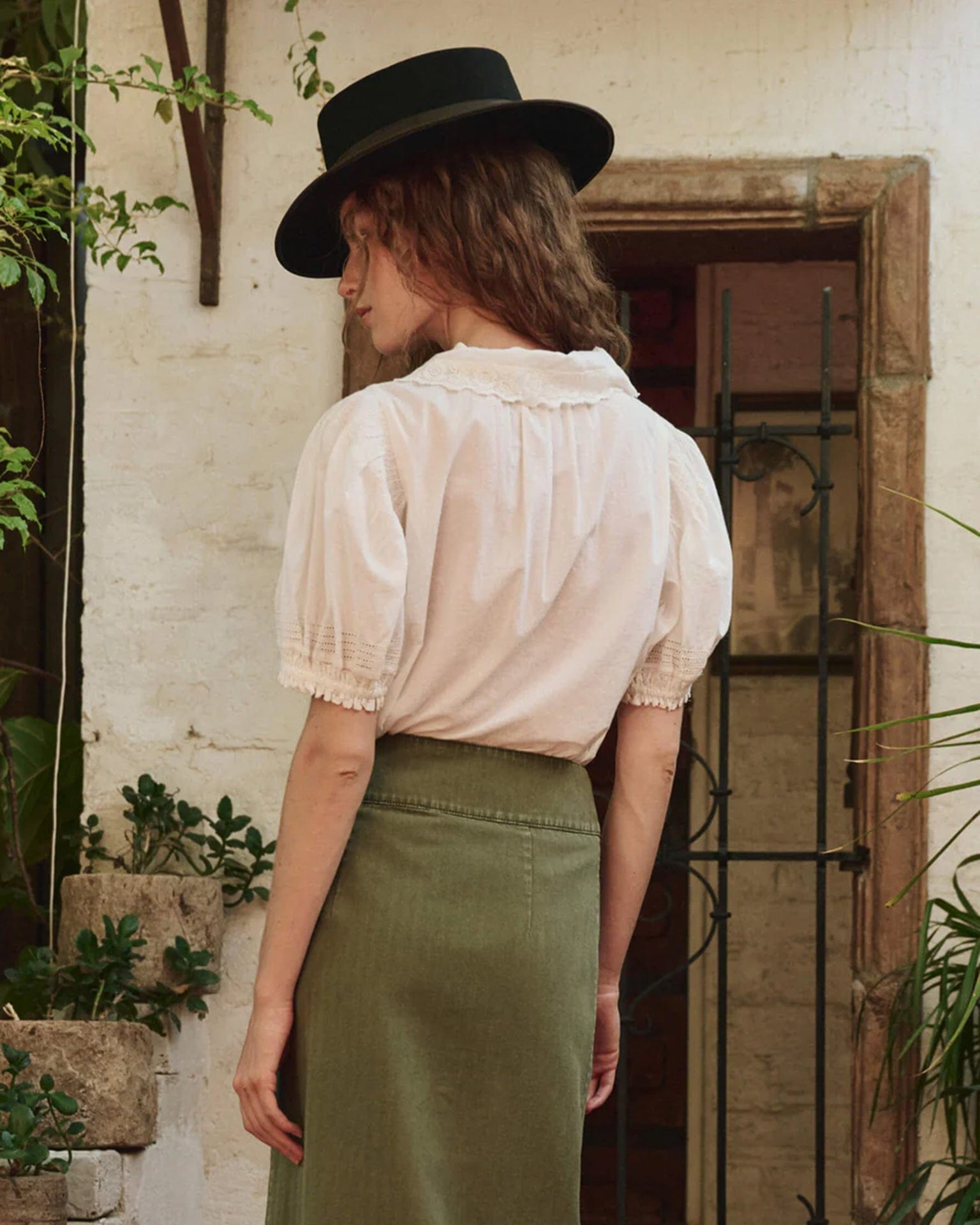 the Great The Manor Top in White