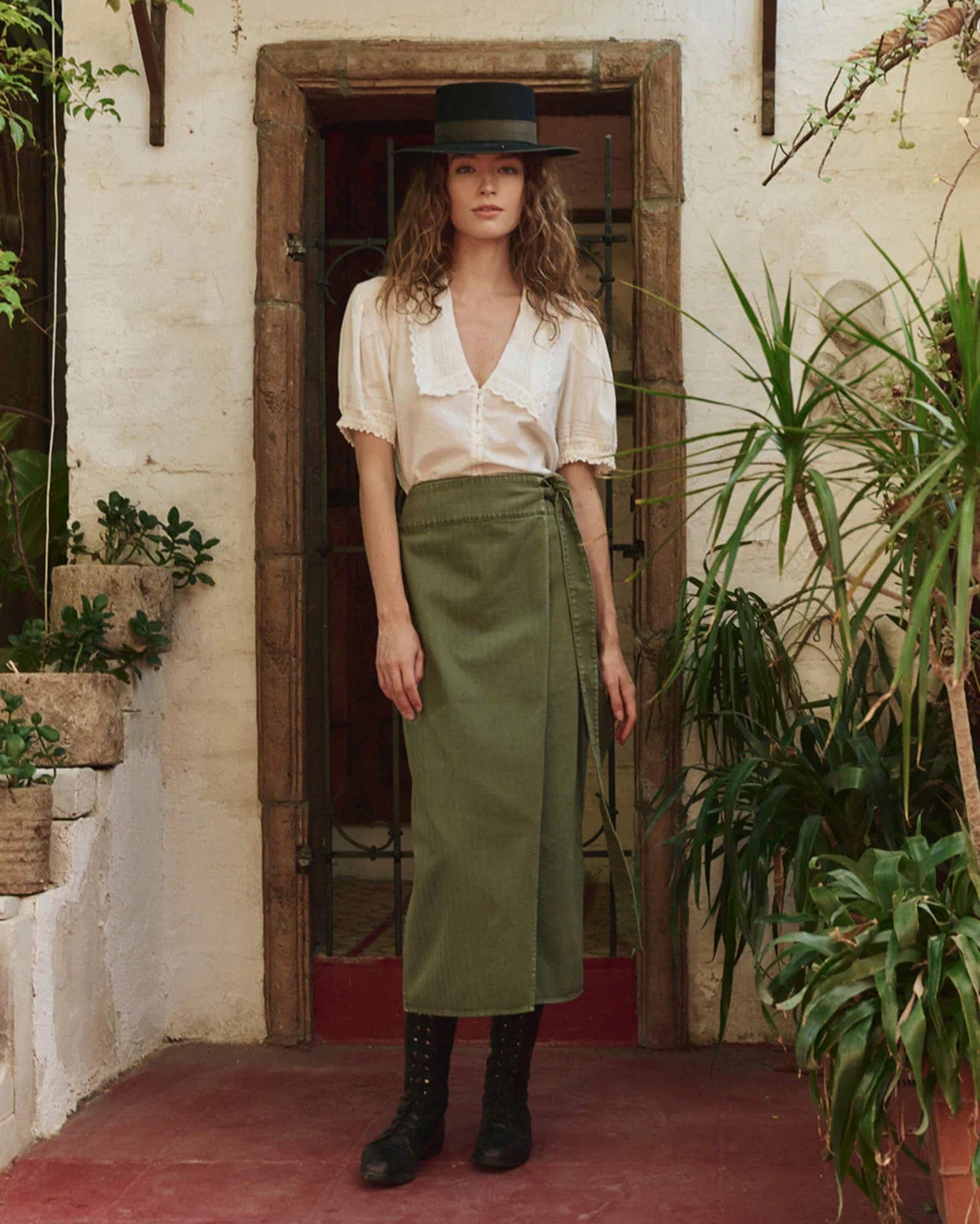 the Great The Manor Top in White