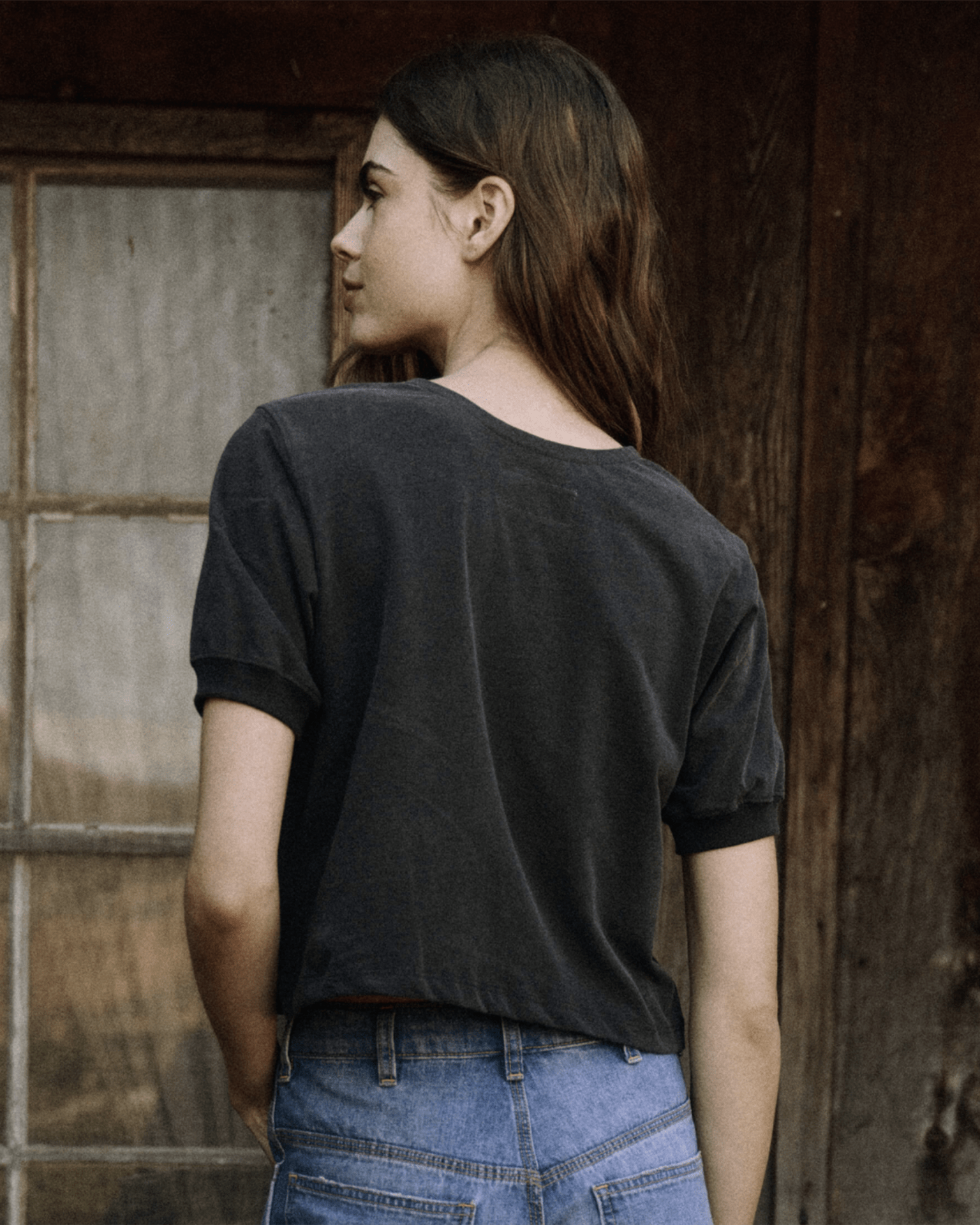 the Great The Scoop Henley in Washed Black