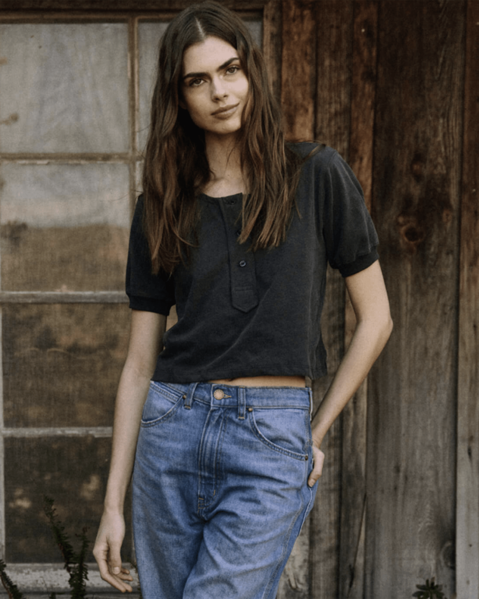 the Great The Scoop Henley in Washed Black