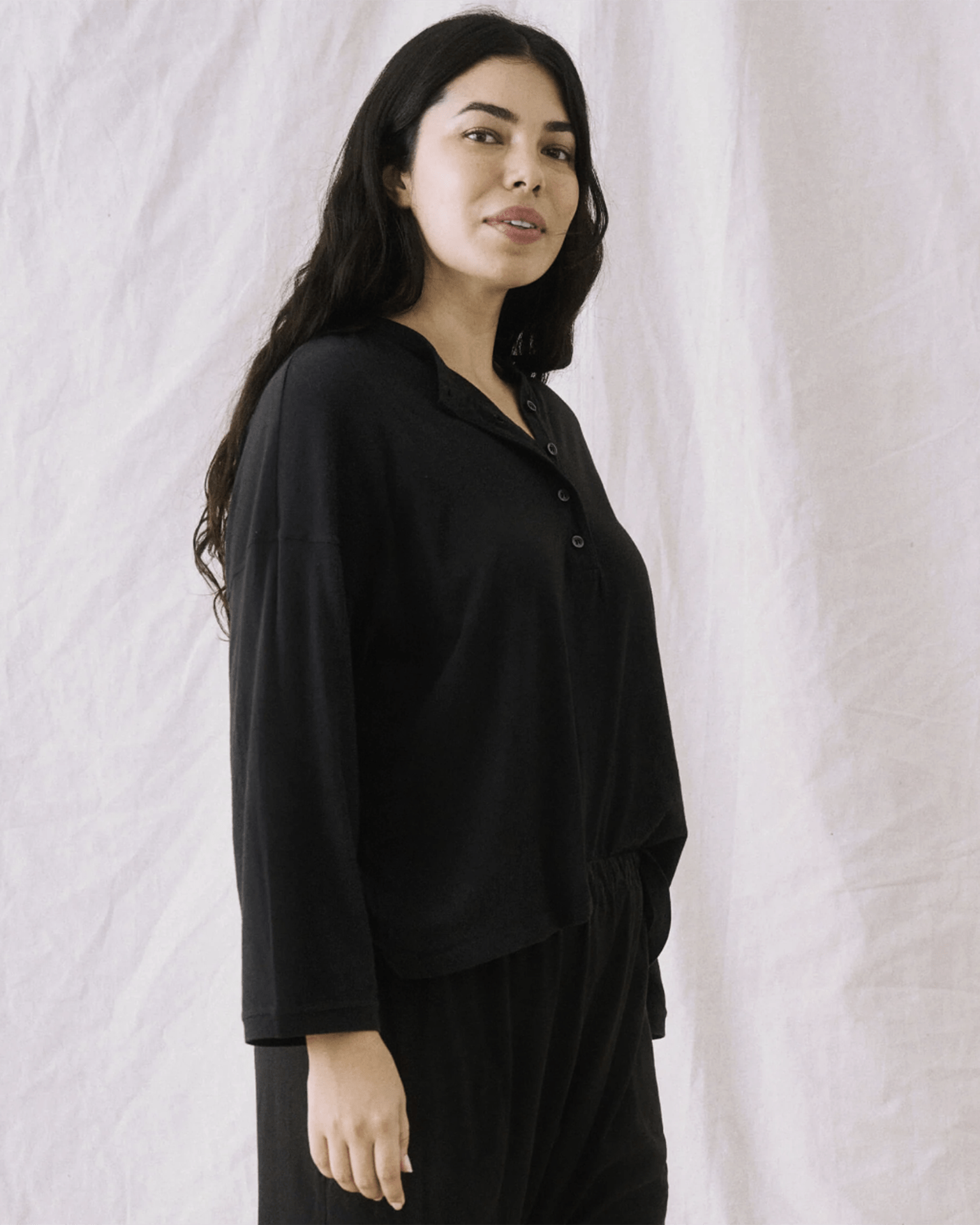 the Great The Shrunken Henley in Almost Black