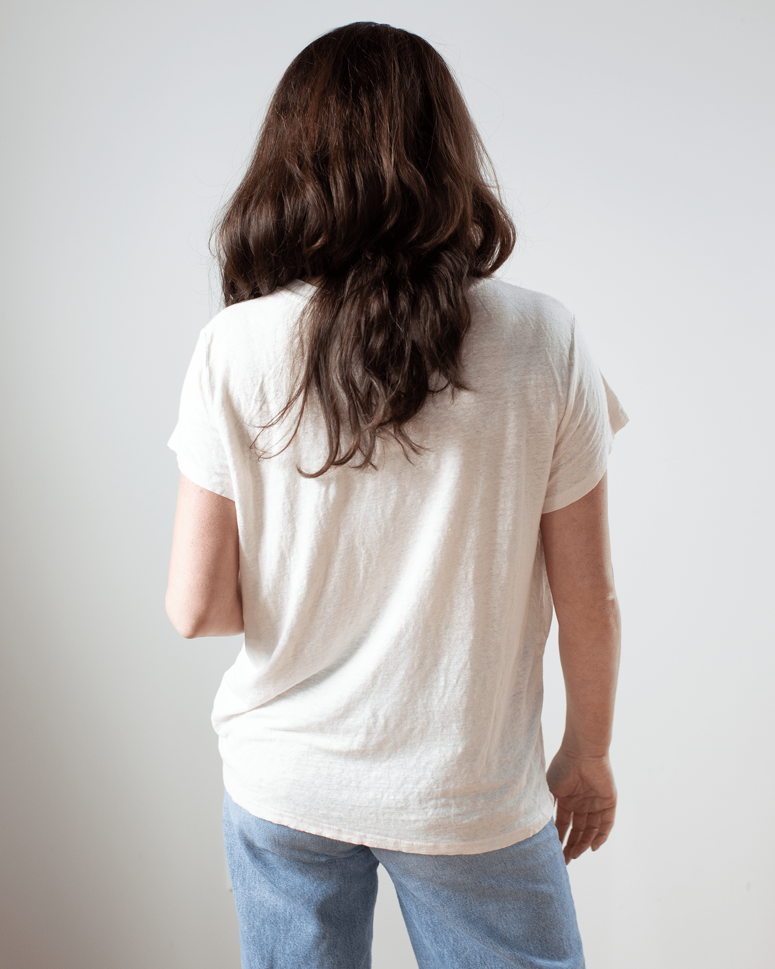 Velvet by Graham & Spencer Casey S/S Crew Neck Top in Chalk