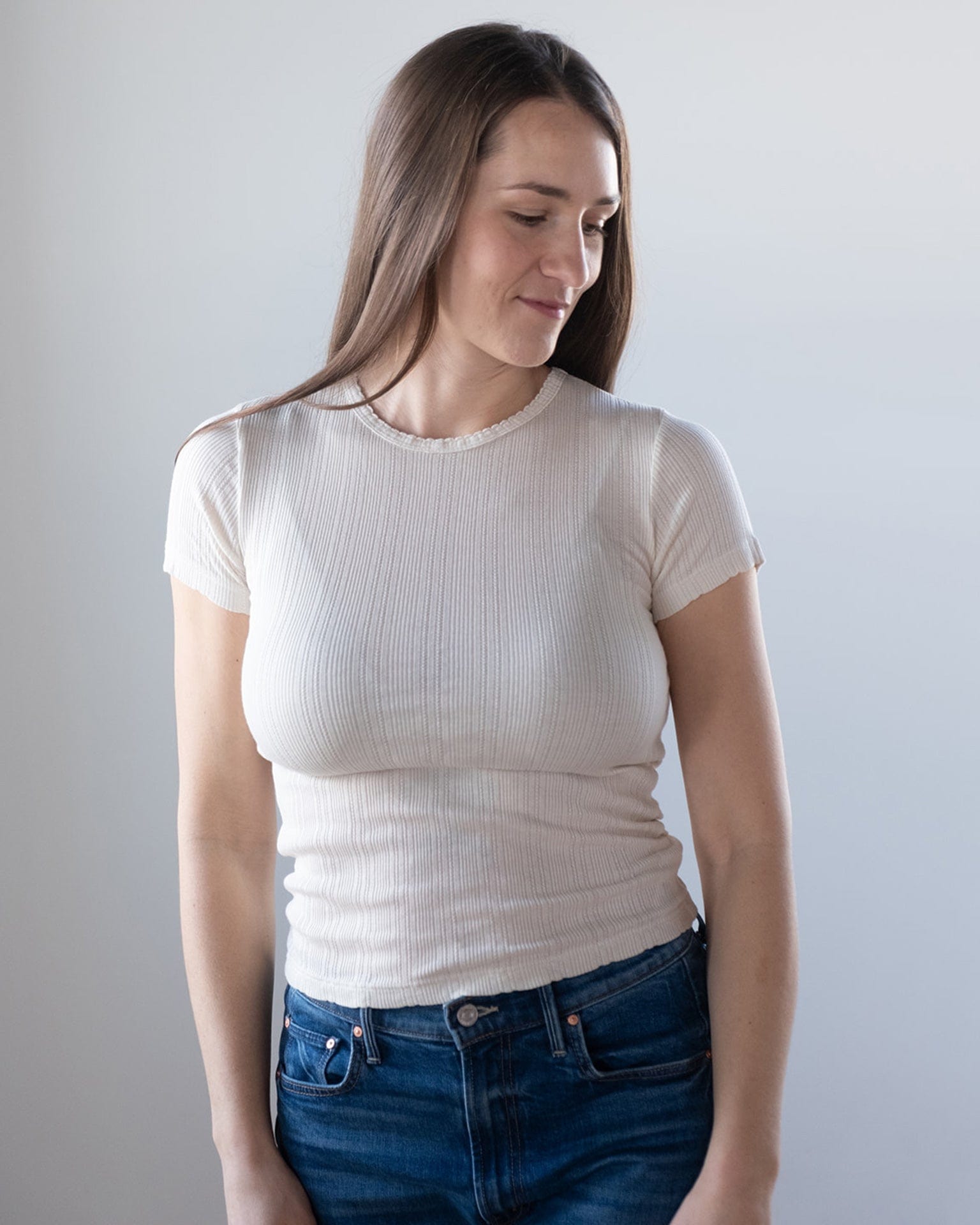 Velvet by Graham & Spencer Enati S/S Crew Neck Top in Pearl