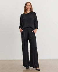 Velvet by Graham & Spencer Esme L/S Top in Black