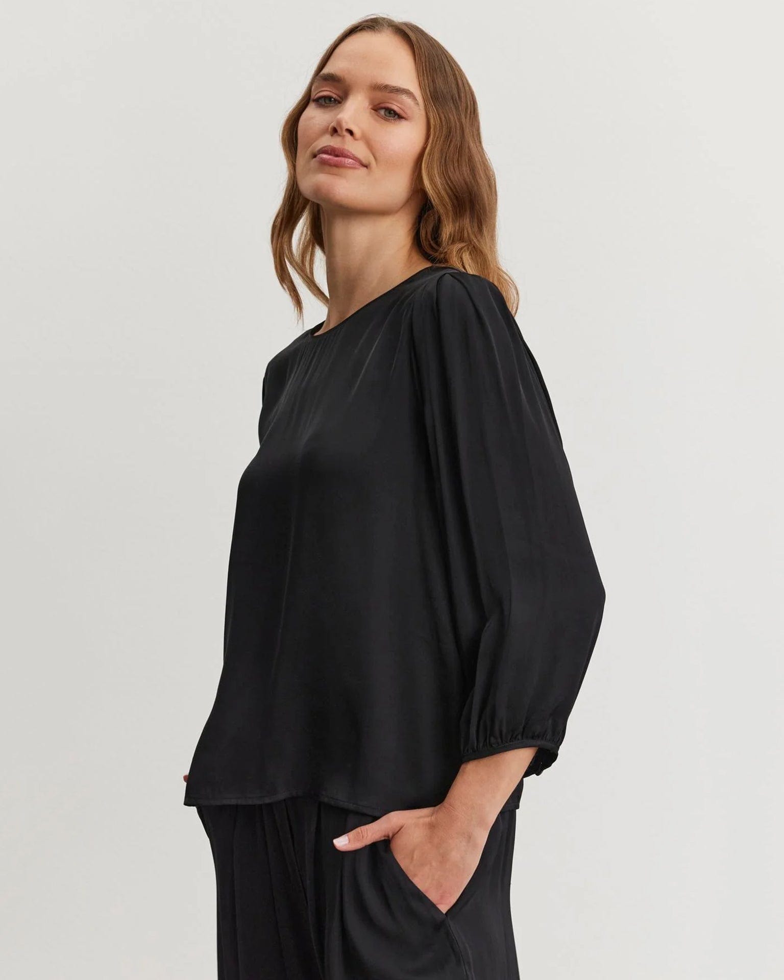 Velvet by Graham & Spencer Esme L/S Top in Black