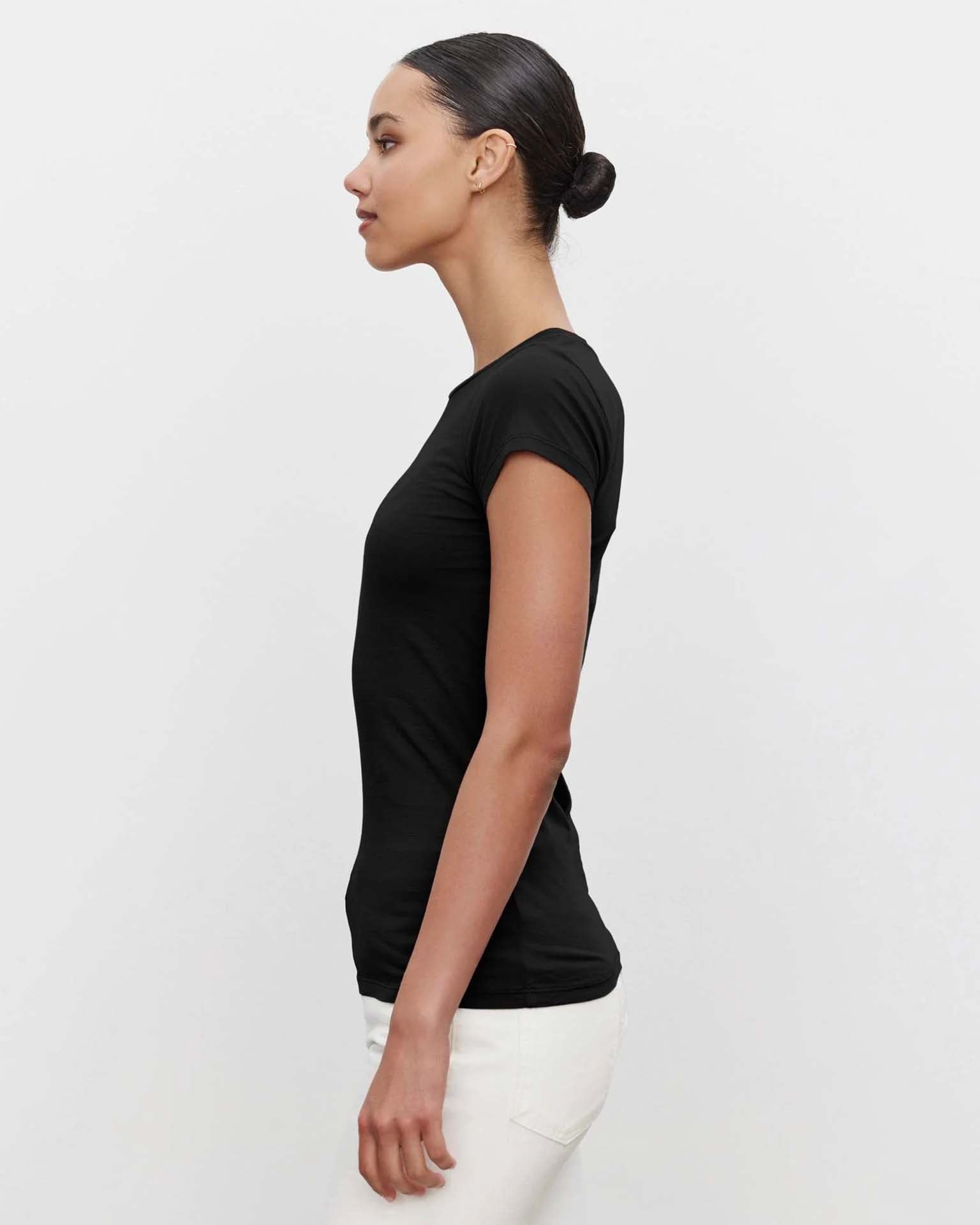 Velvet by Graham & Spencer Jemma S/S Crew Neck Top in Black