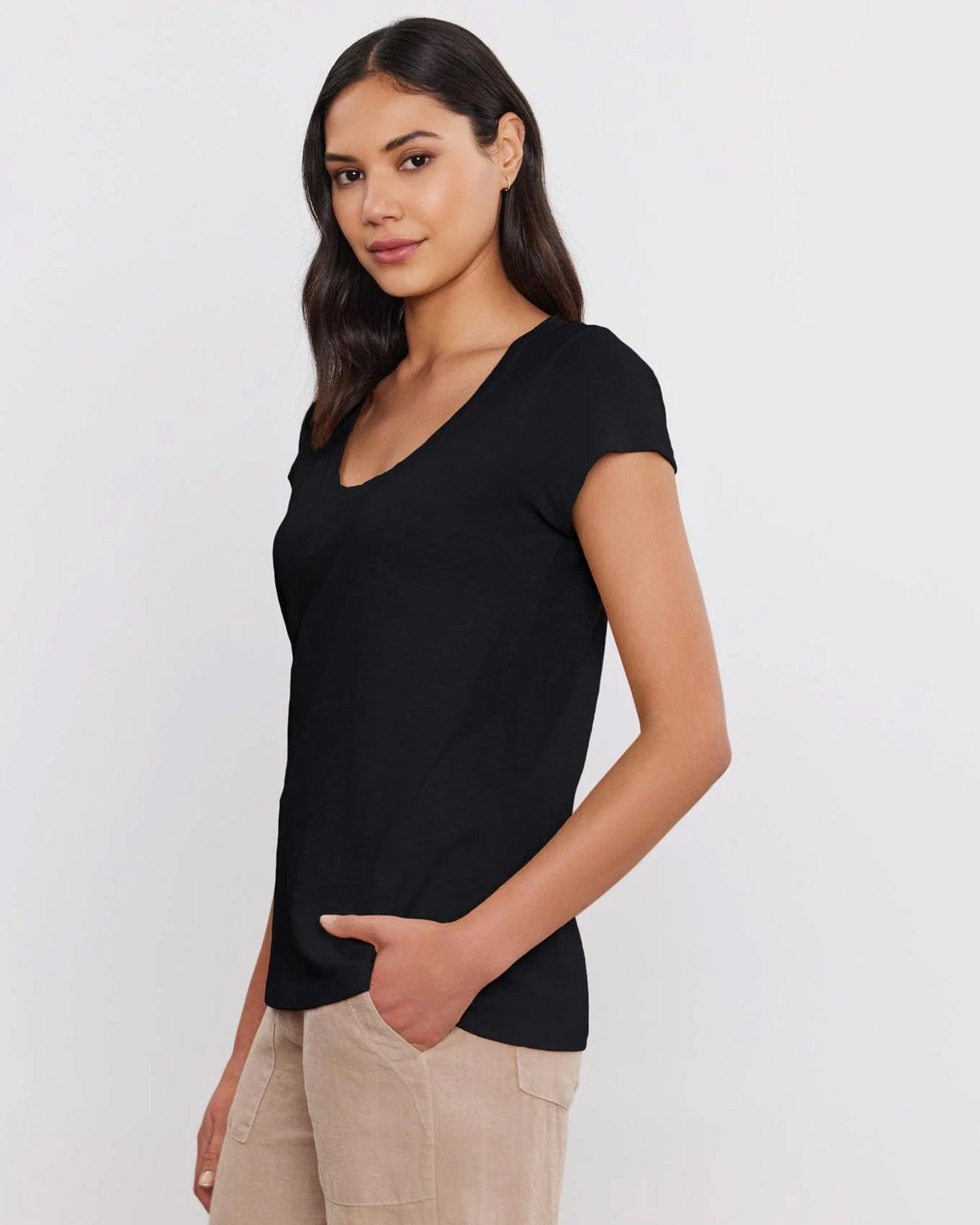 Velvet by Graham & Spencer Kira Scoop Neck Tee in Black