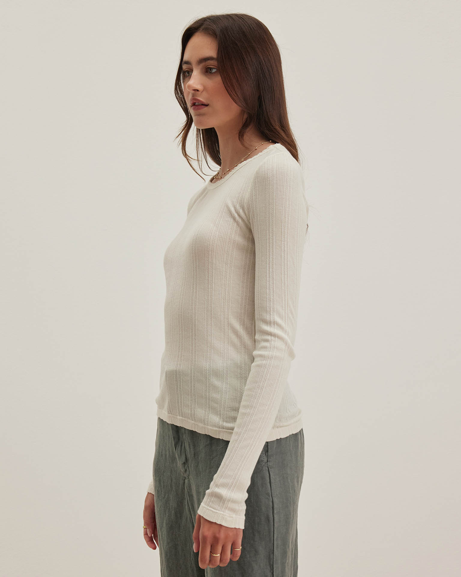 Velvet by Graham & Spencer Mauri L/S Crew Neck Top in Pearl
