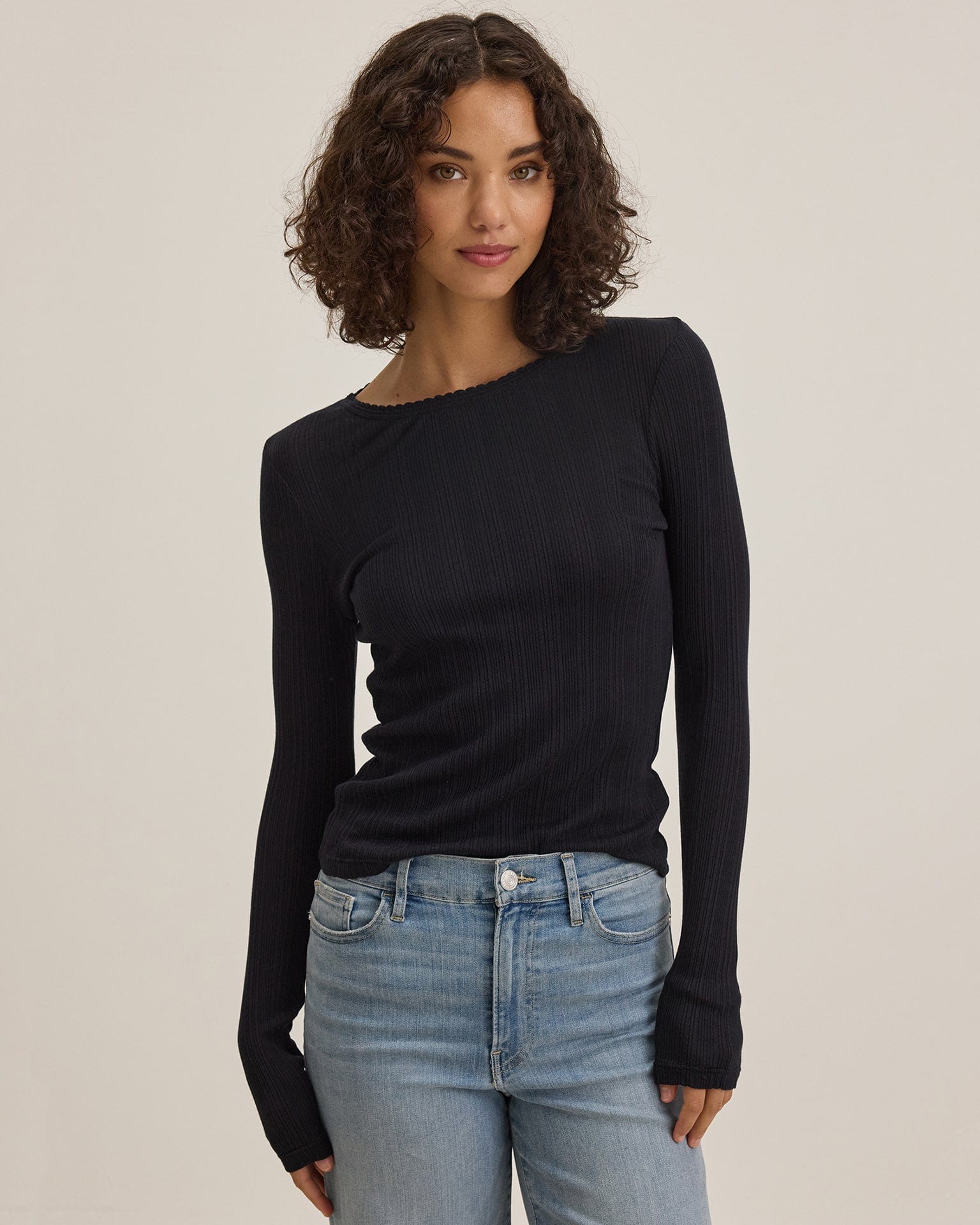 Velvet by Graham & Spencer Mauri L/S Crew Neck Top in Black