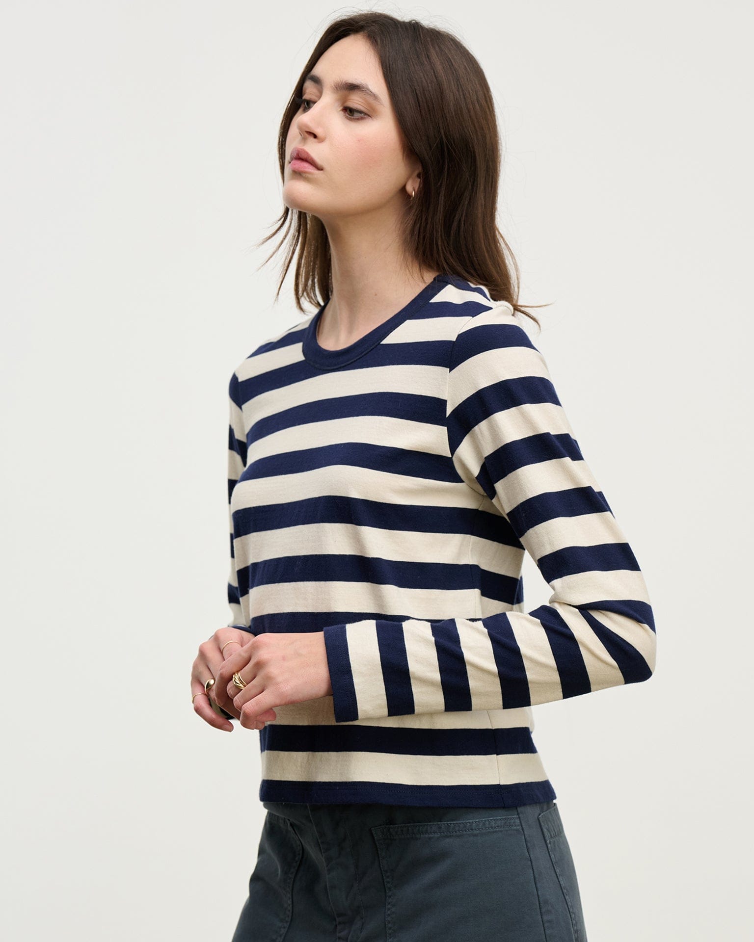 Velvet by Graham & Spencer Maya L/S Crew Neck Top in Navy