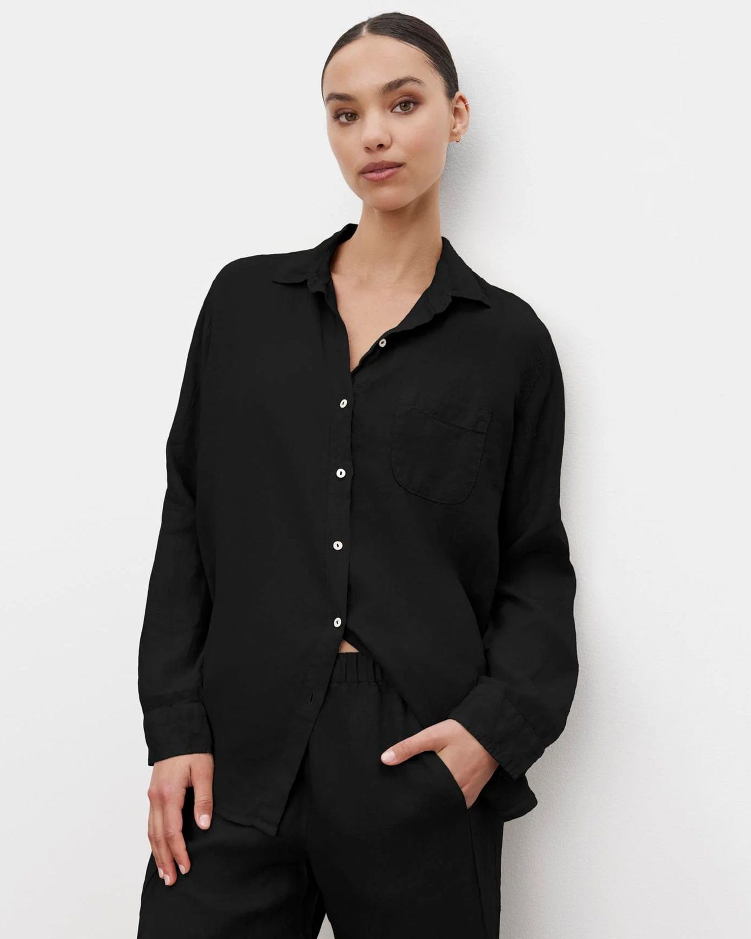 Velvet by Graham & Spencer Mulholland Button Down in Black