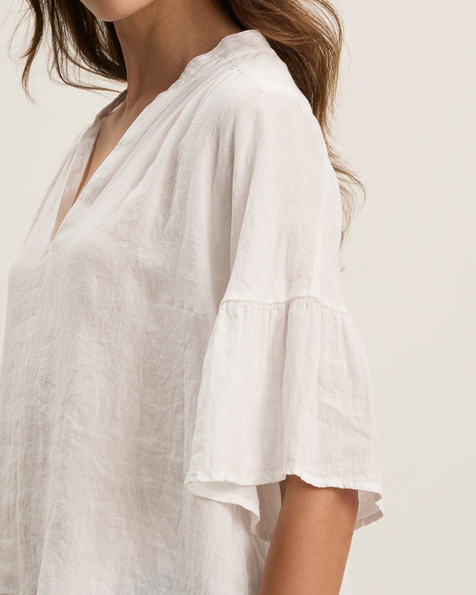 Velvet by Graham & Spencer Raye 3/4 Slv Shirred V Neck Top in White