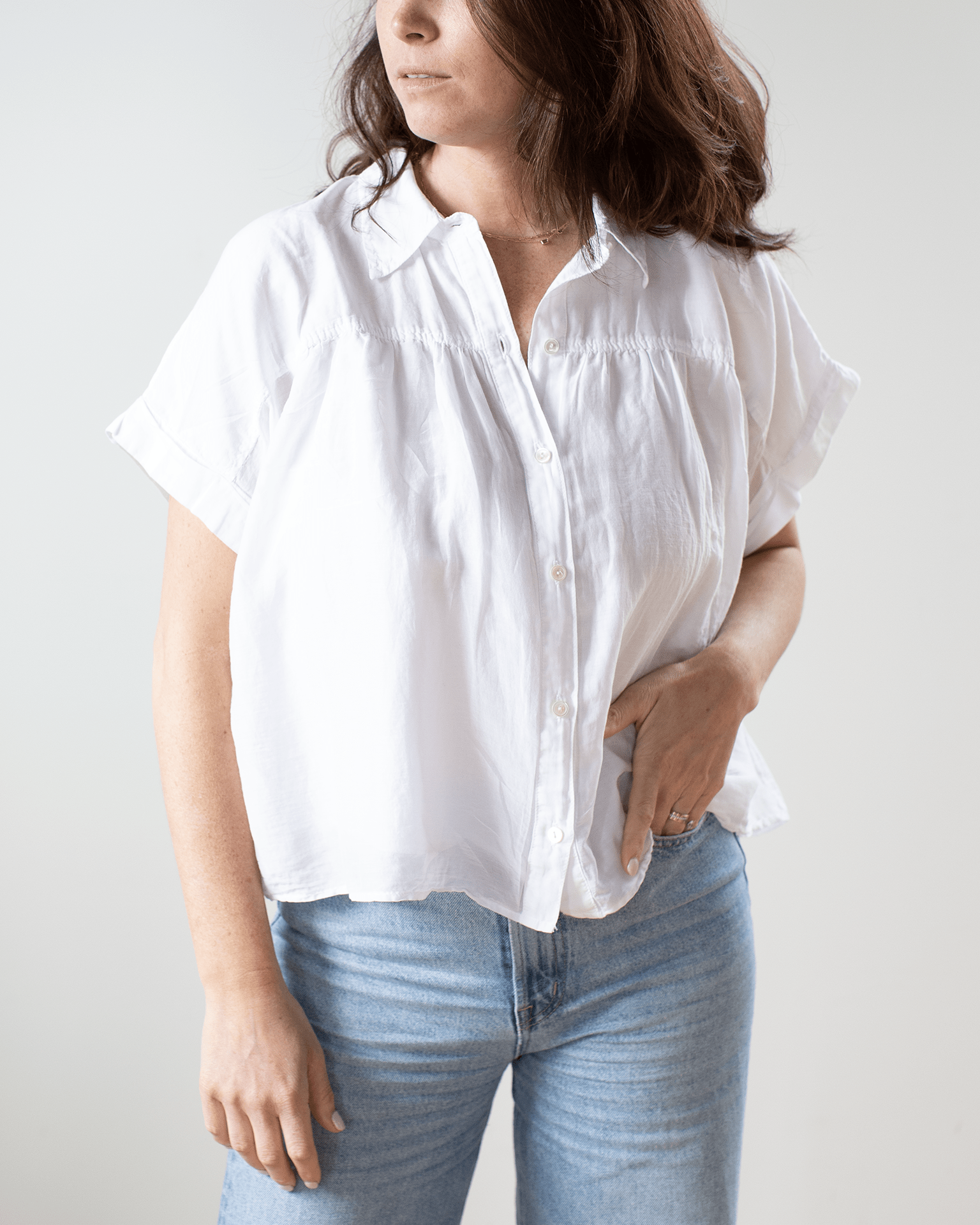 Velvet by Graham & Spencer Rie S/S Button Up in White