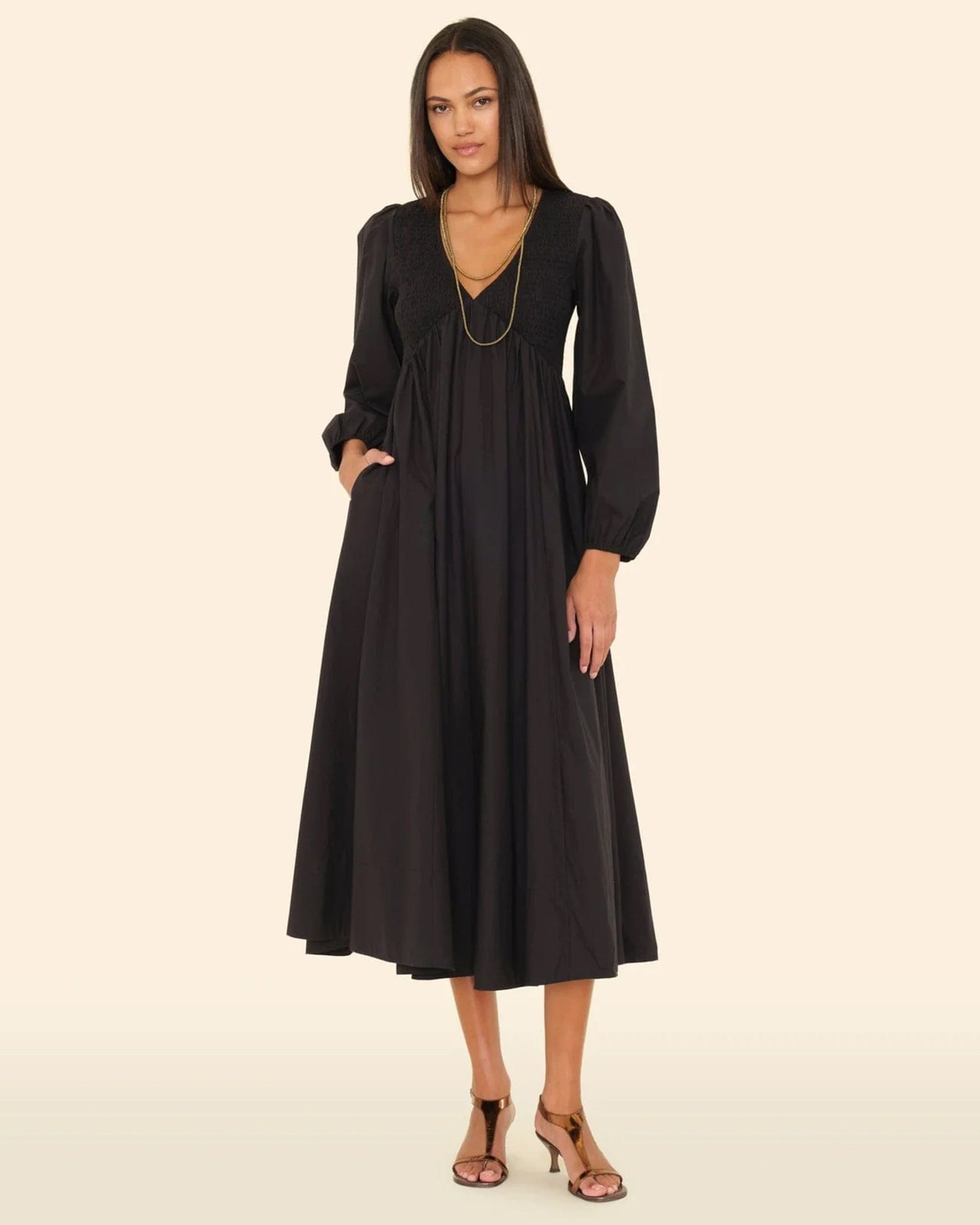 XiRENA Clothing Luella Dress in Black