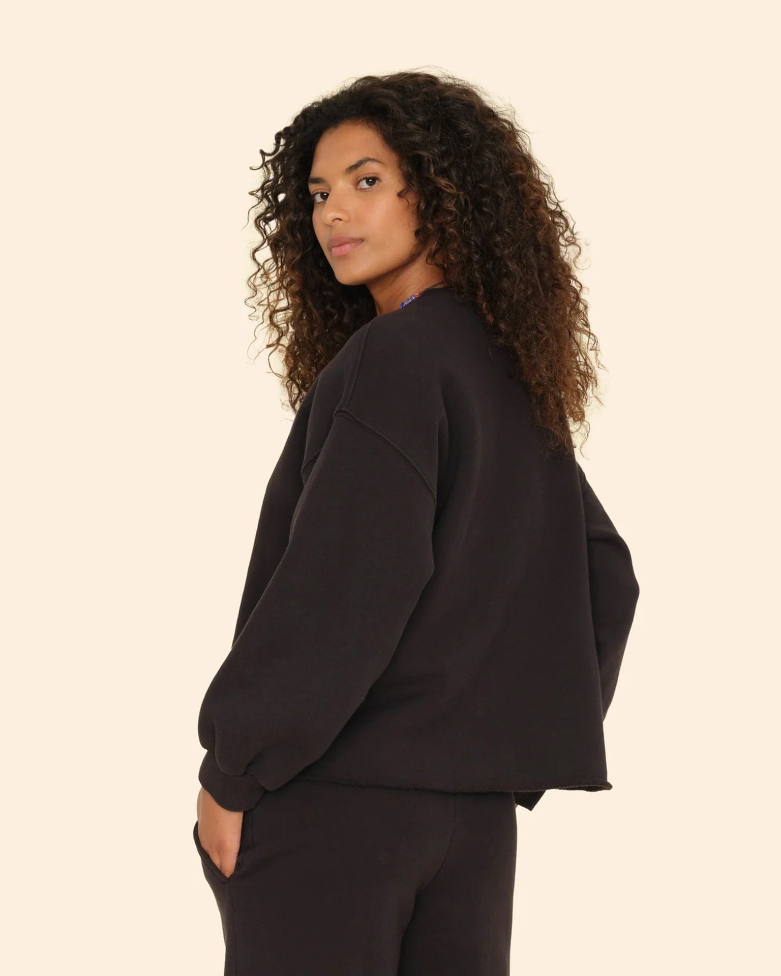 XiRENA Honor Pullover Sweatshirt in Black