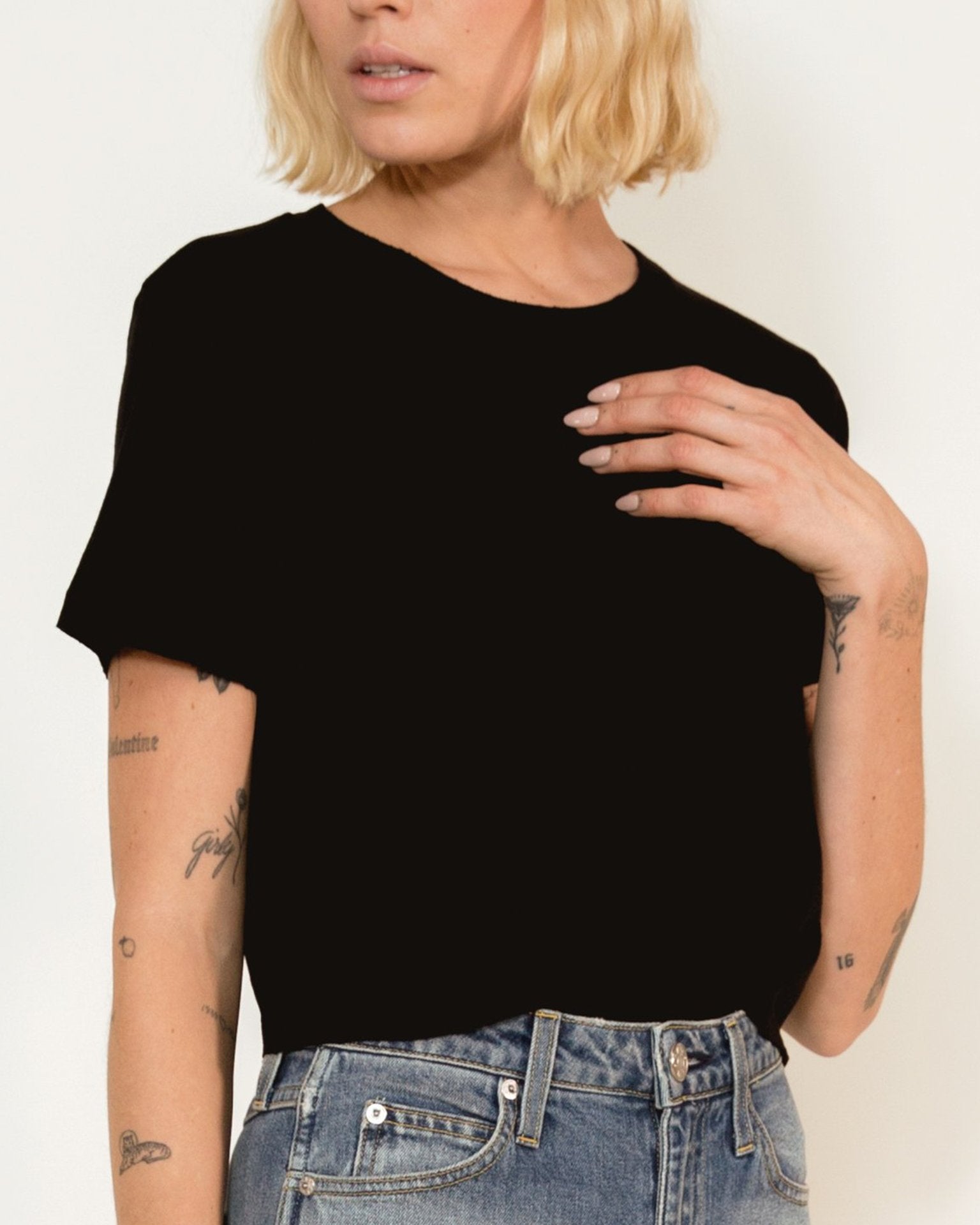 AMO Babe Tee in Black