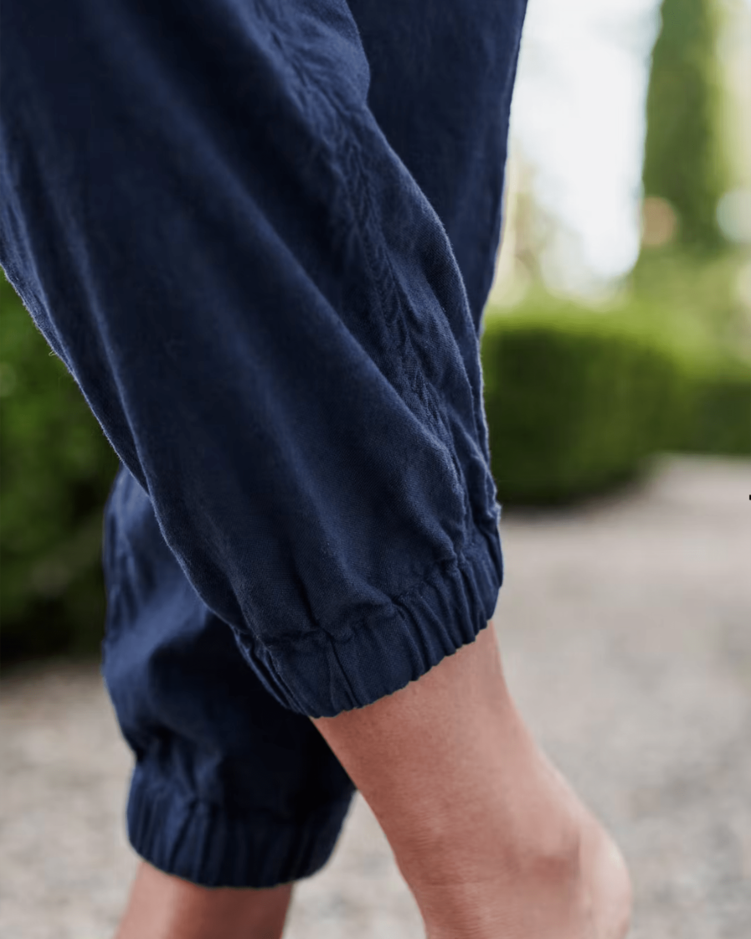 Frank & Eileen Jameson Jogger in Navy Linen
