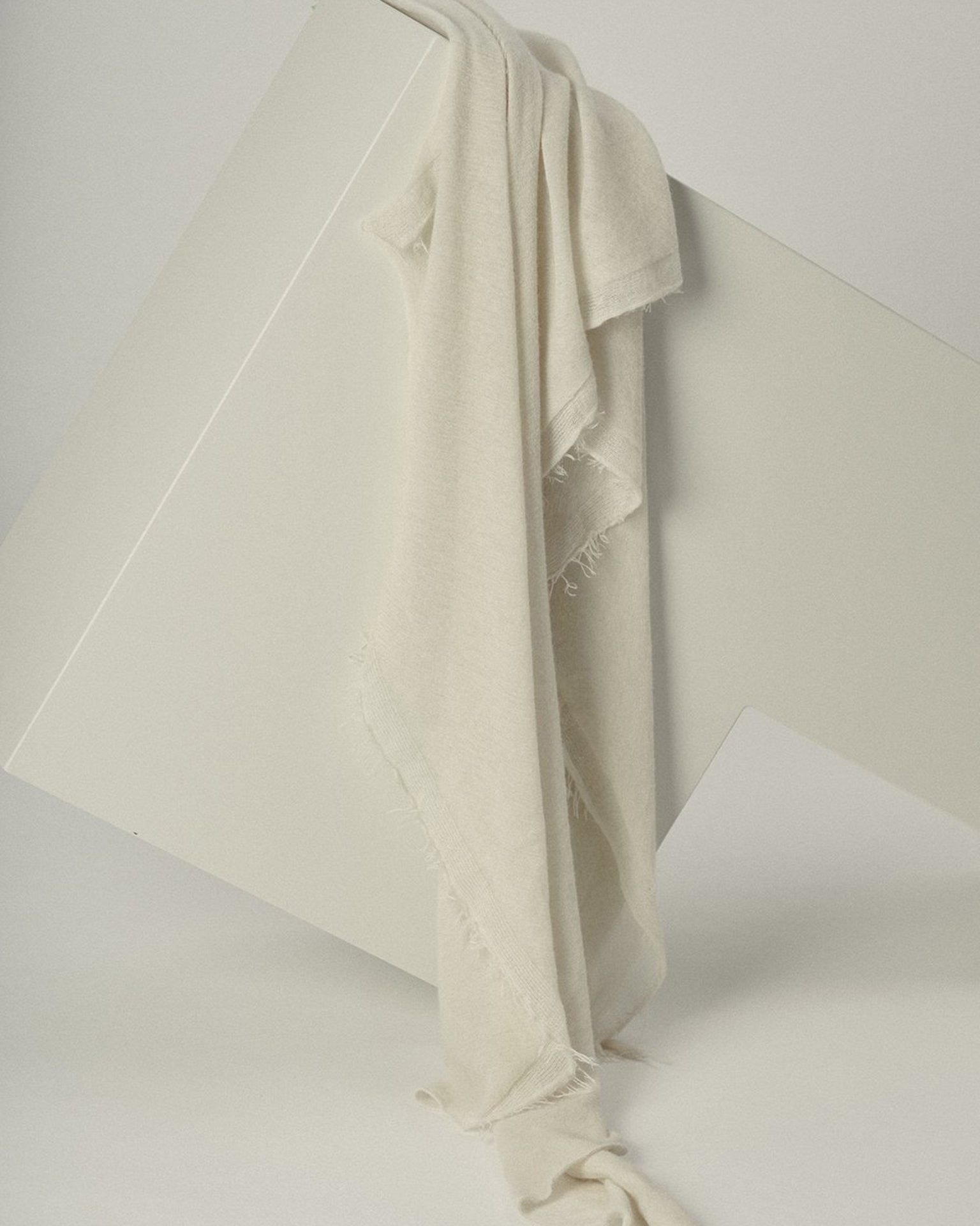 Grisal Love Cashmere Scarf in Milk