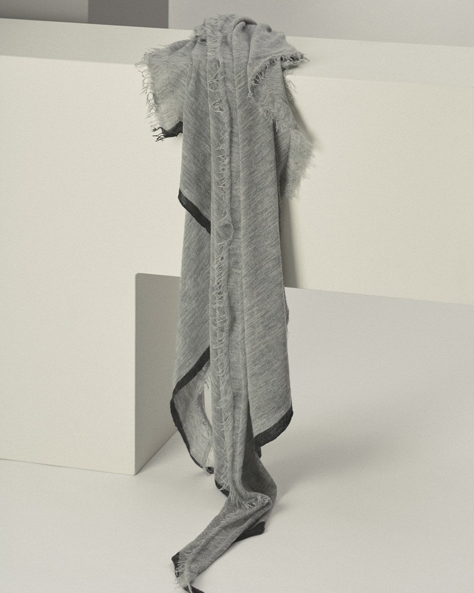 Grisal Rosa Cascade Cashmere Scarf in Heather Grey X Charcoal