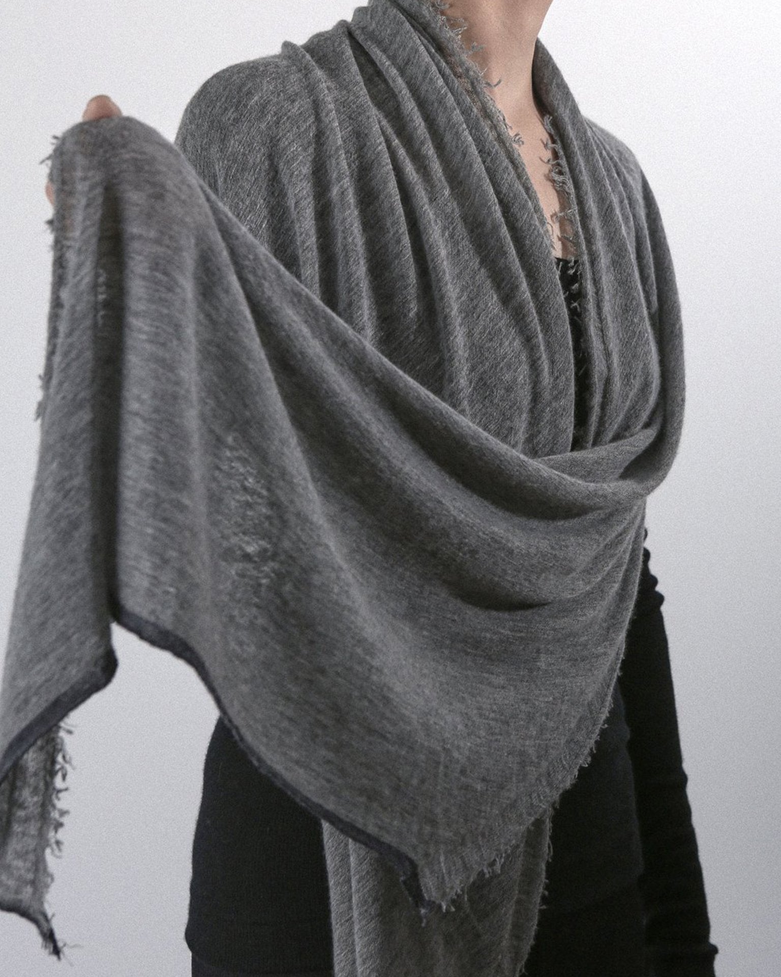 Grisal Rosa Cascade Cashmere Scarf in Heather Grey X Charcoal