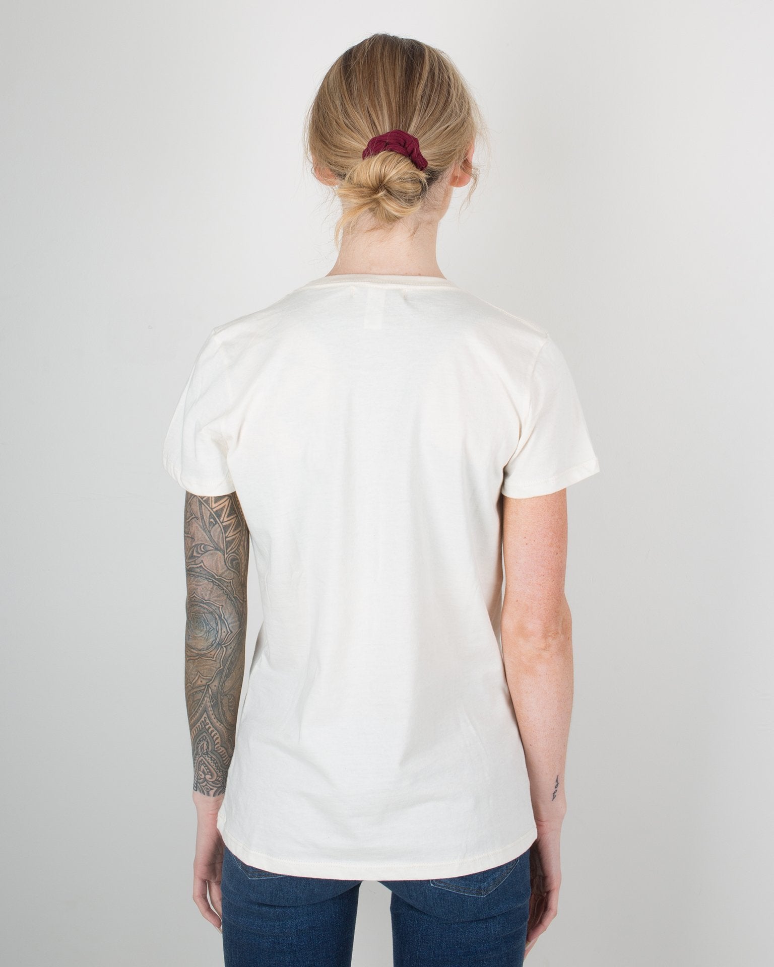 Milo in Maine Script Maine Short Sleeve Crew In Off White