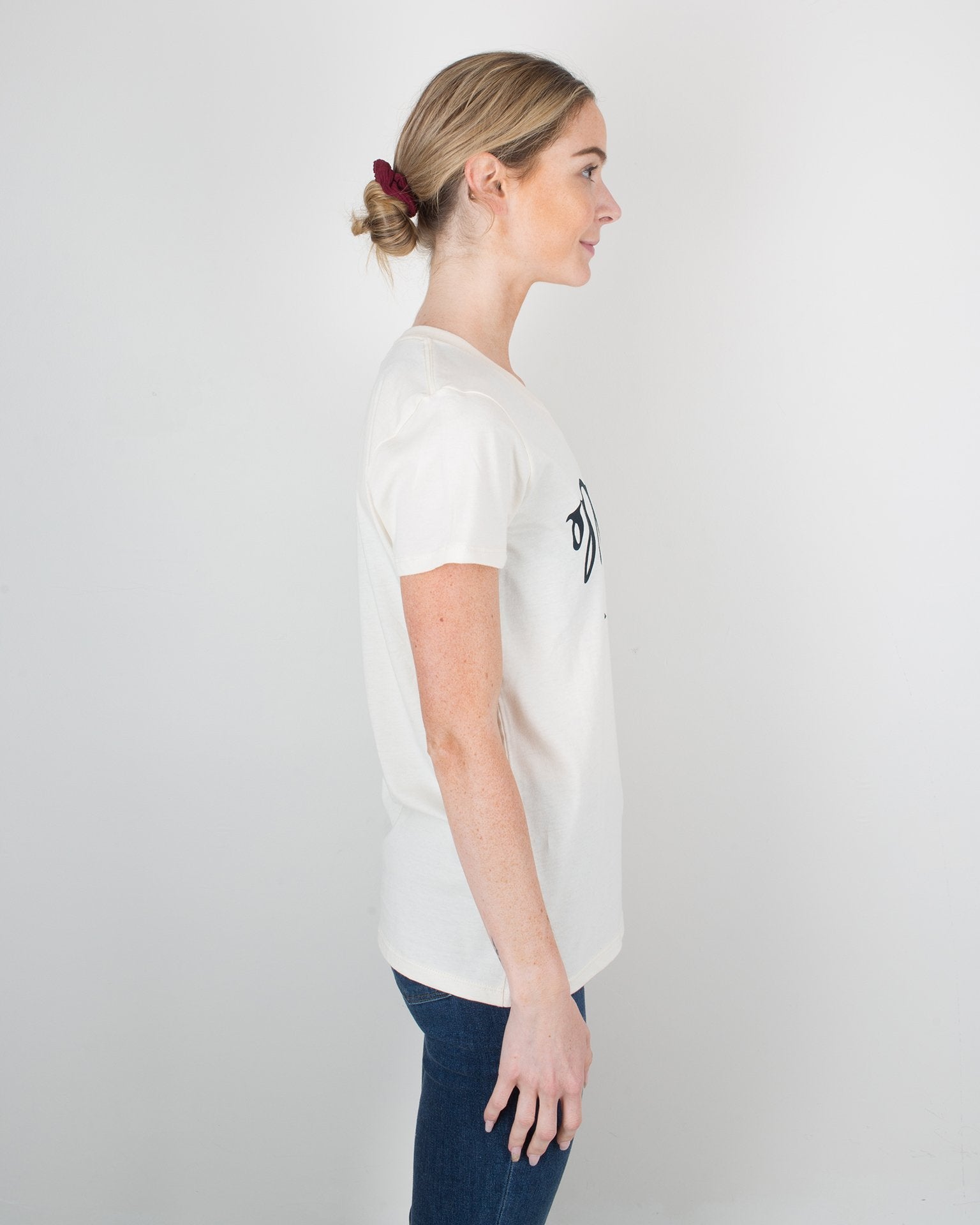 Milo in Maine Script Maine Short Sleeve Crew In Off White