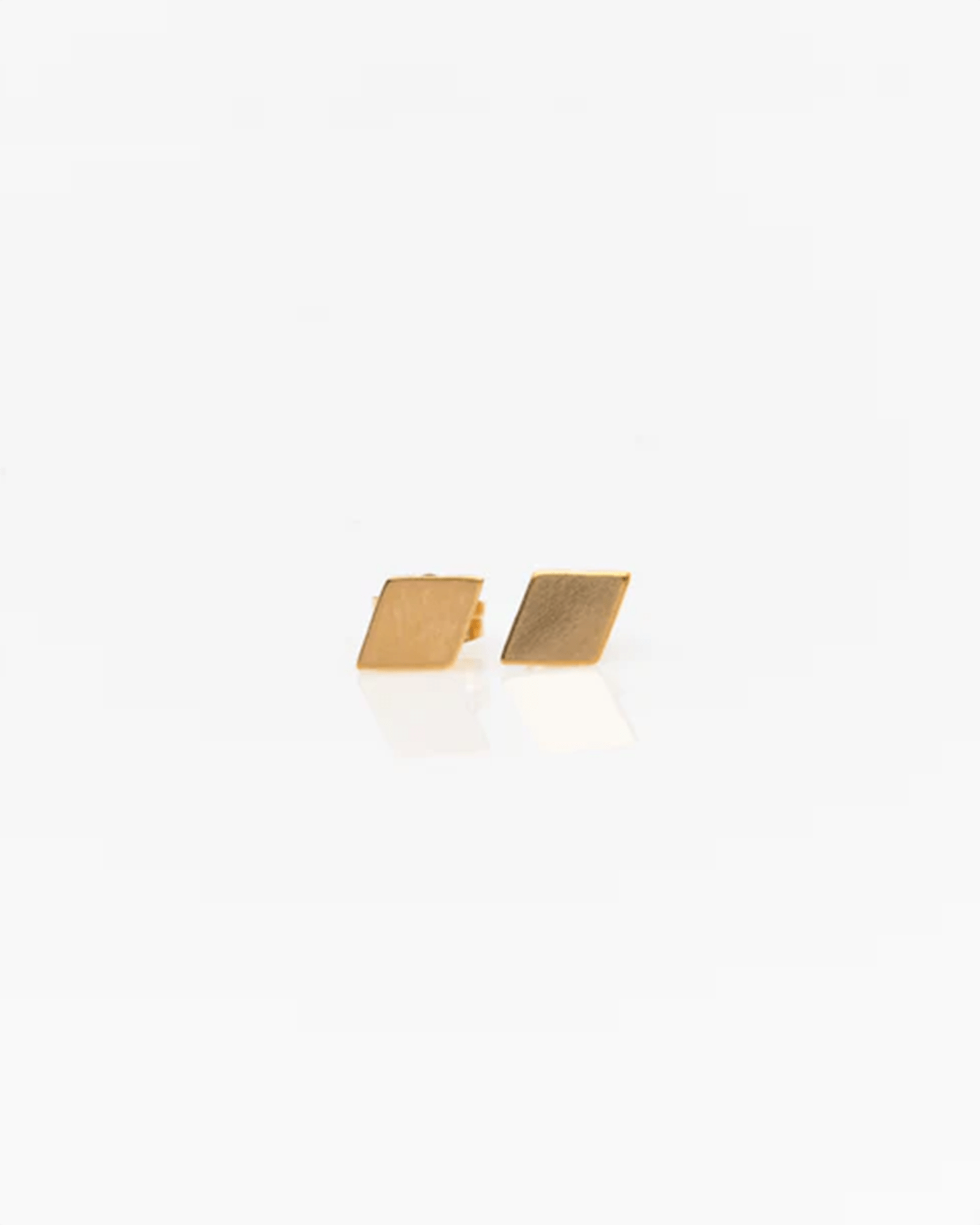 Nashelle Jewelry Gold Diamond Stud Earrings in Gold