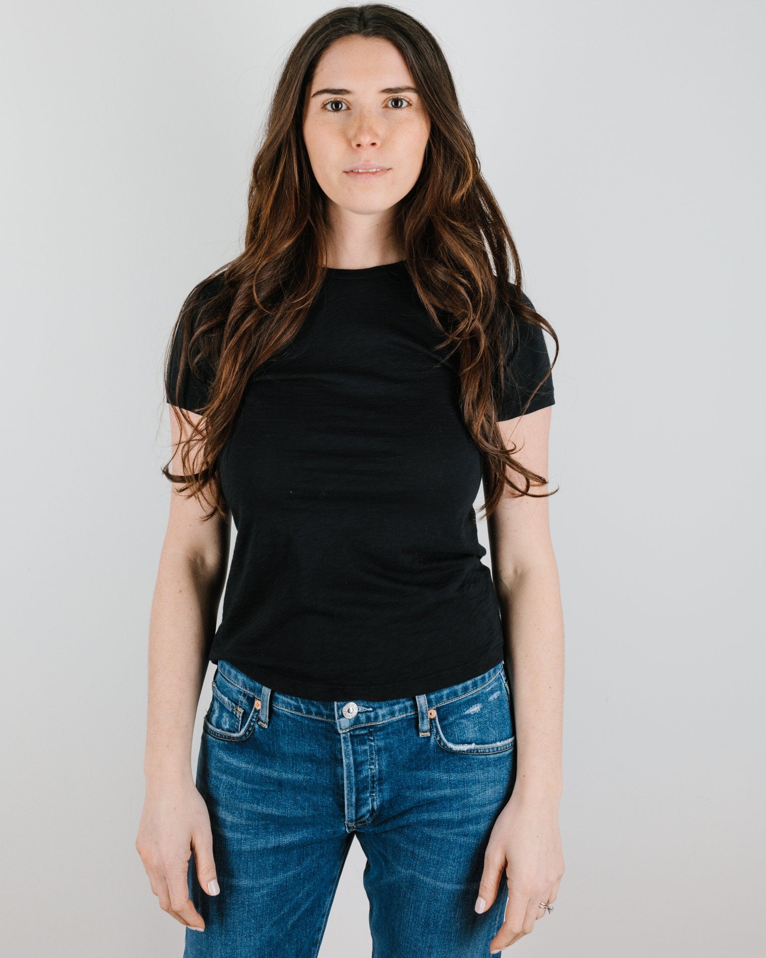 Velvet by Graham & Spencer Sierra S/S Crew Neck Top in Black