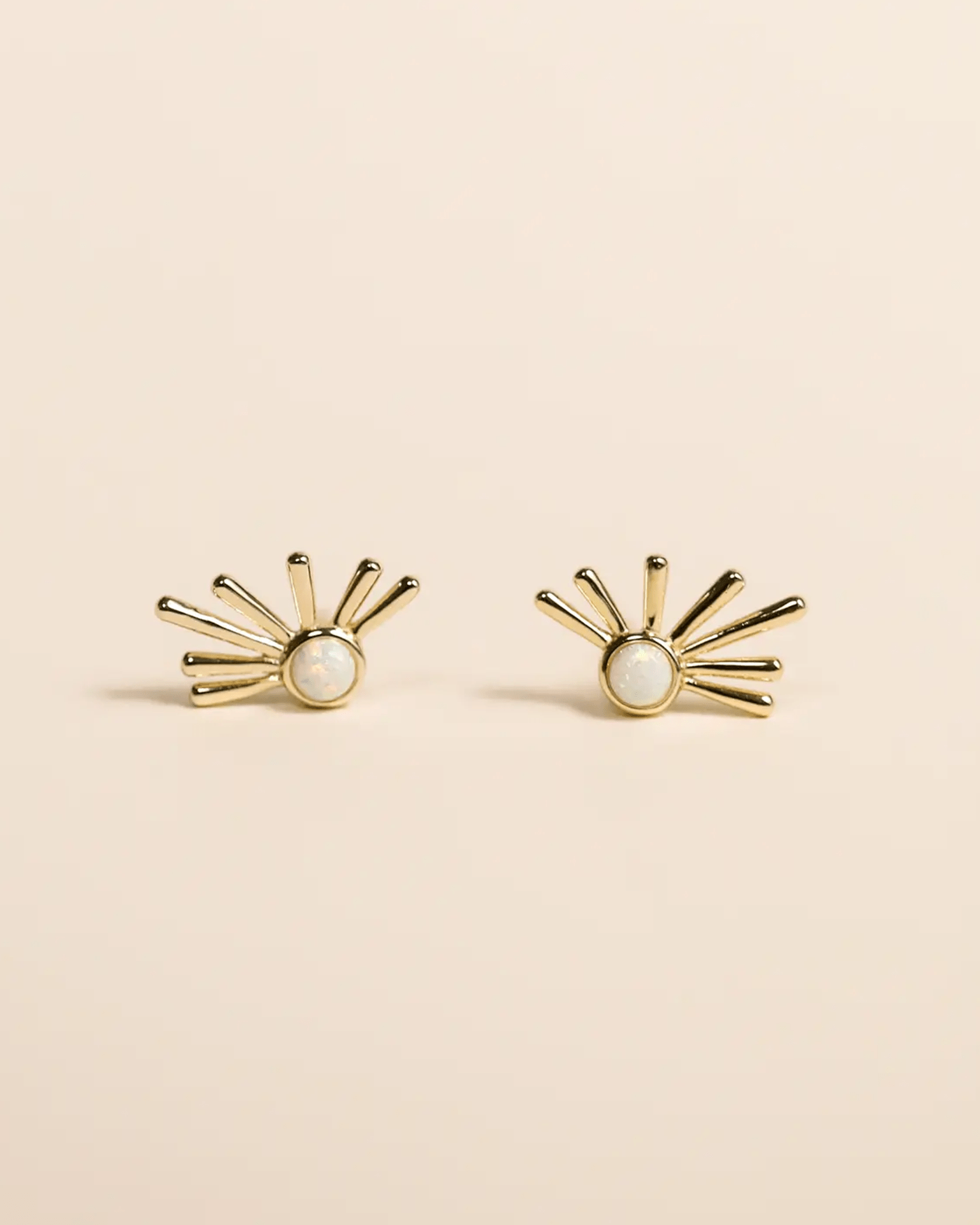 JaxKelly Sun Ray - White Opal