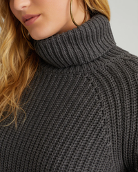 Stella Pullover in Charcoal Heather